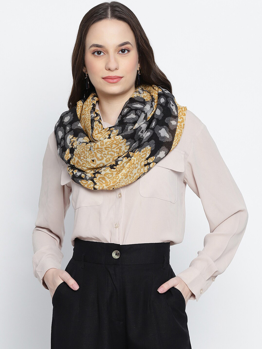 SHINGORA Women Black & Beige Printed Woolen Stole