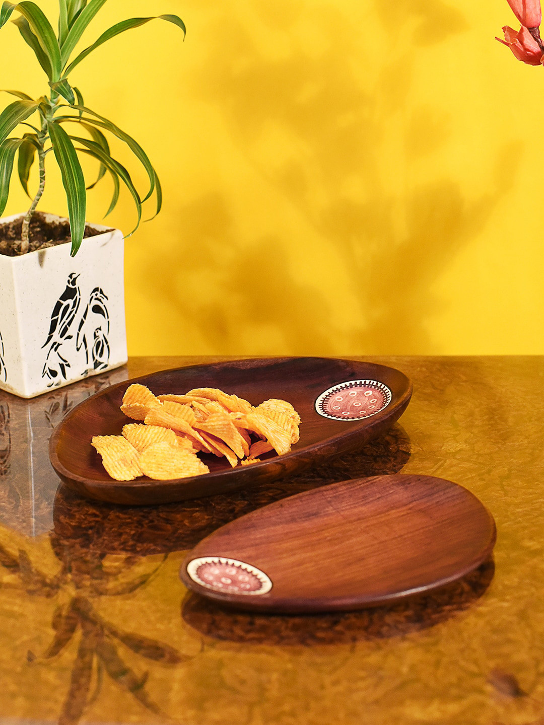 AAKRITI ART CREATIONS Set Of 2 Brown & Pink Tribal Art Oval Trays