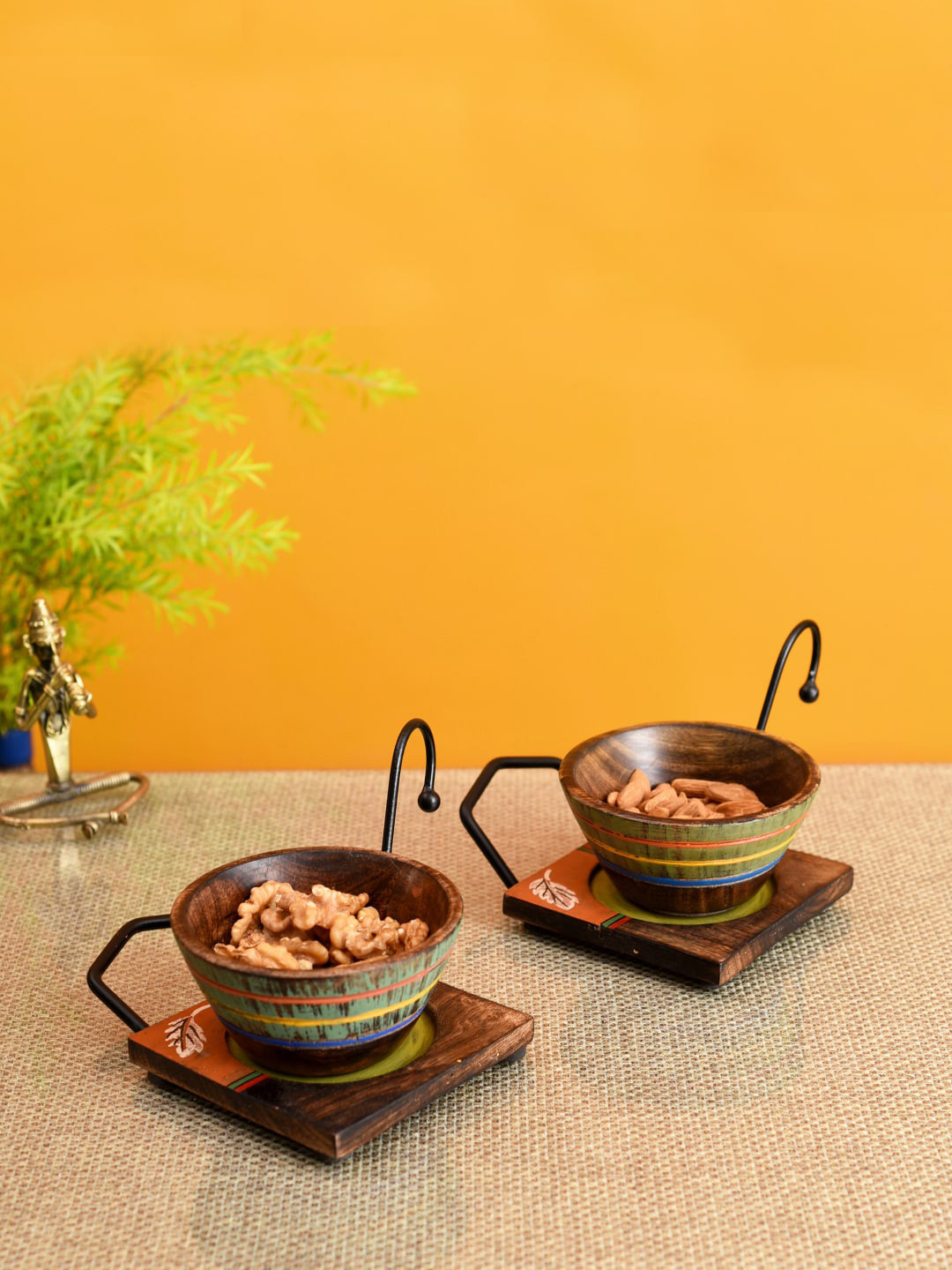 AAKRITI ART CREATIONS Brown Leaf Wood Easy to Clean 4 Piece Dinner Set