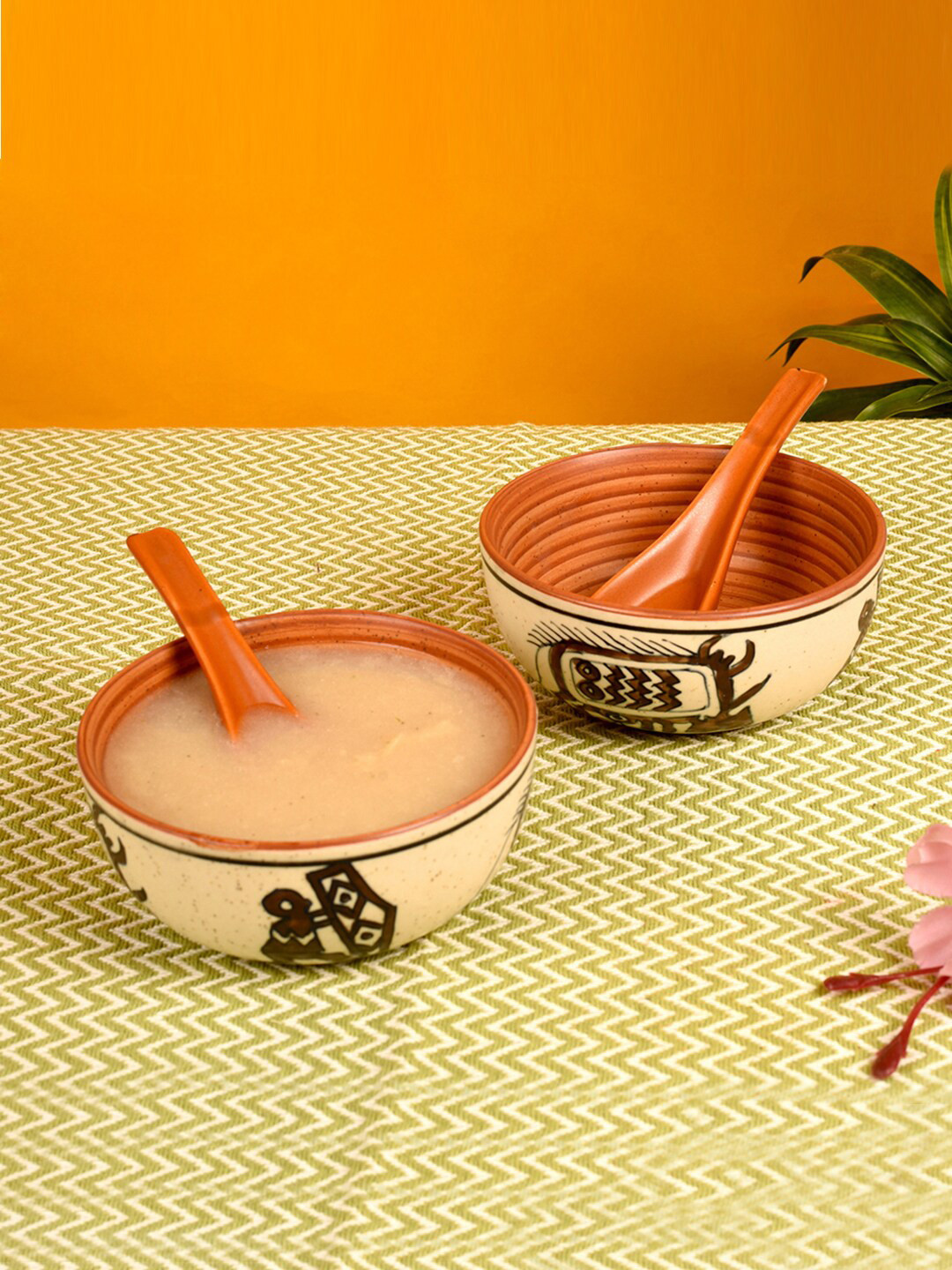 AAKRITI ART CREATIONS Cream-Coloured & Brown Set of 2 Tribal Motif Ceramic Bowls & Spoons
