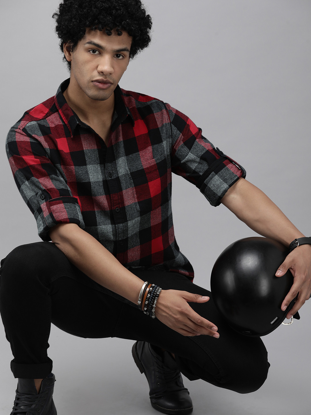 The Roadster Lifestyle Co Men Cabernet Slim Fit Buffalo Checked Pure Cotton Opaque Sustainable Casual Shirt