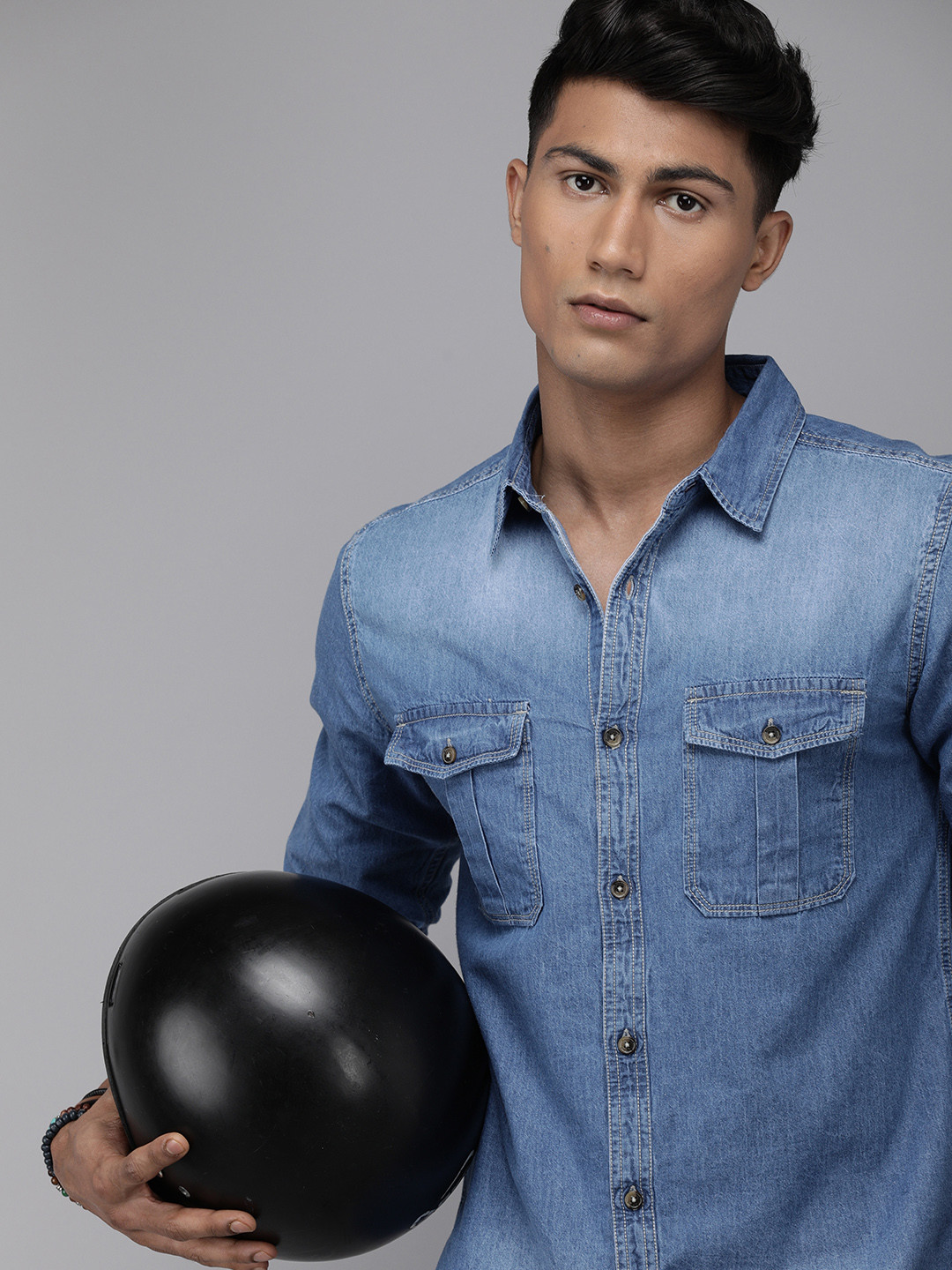 The Roadster Lifestyle Co Men Blue Regular Fit Faded Opaque Pure Cotton Casual Denim Shirt with Pockets