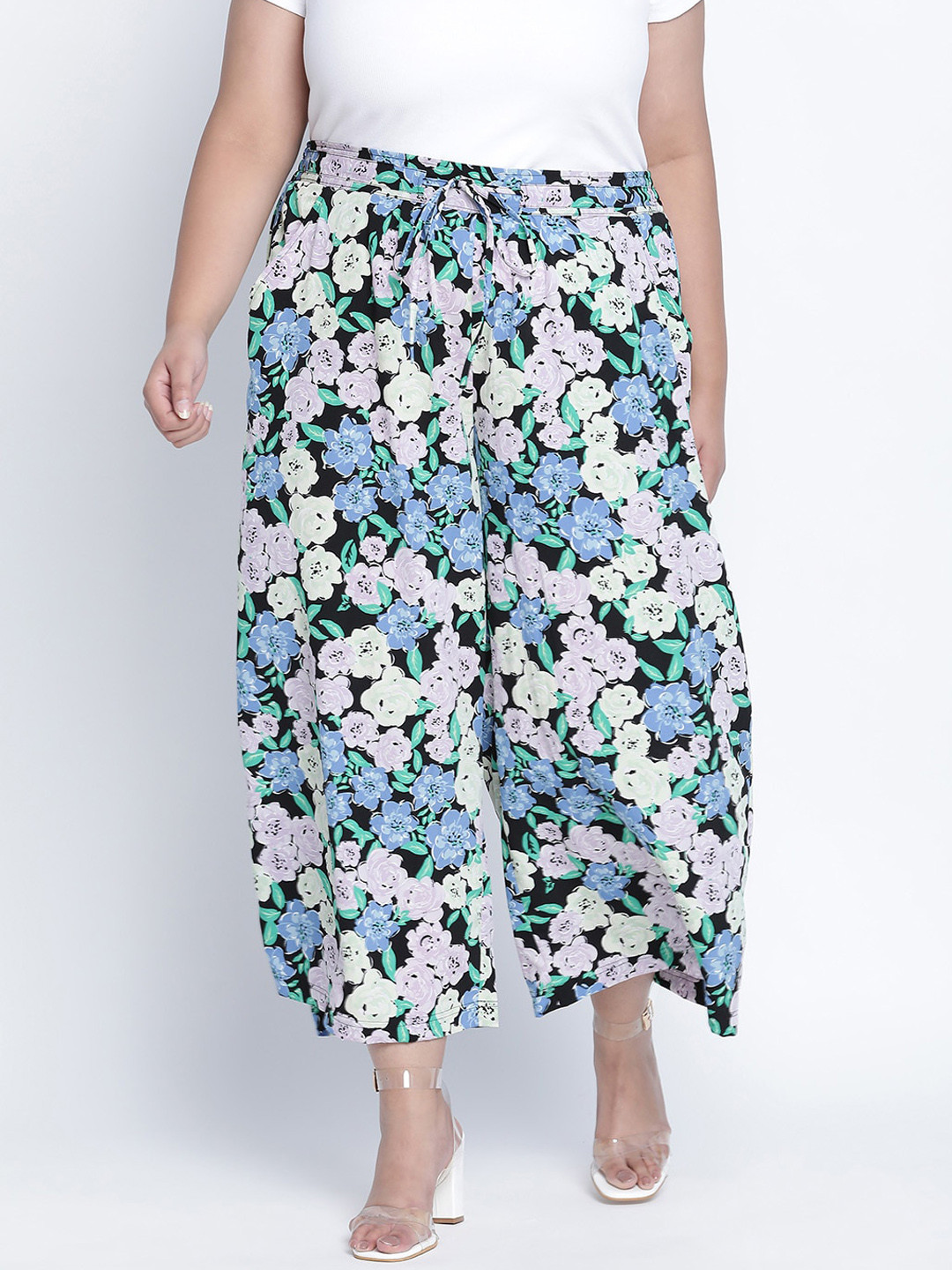 Oxolloxo Women Black Floral Printed Pleated Trousers