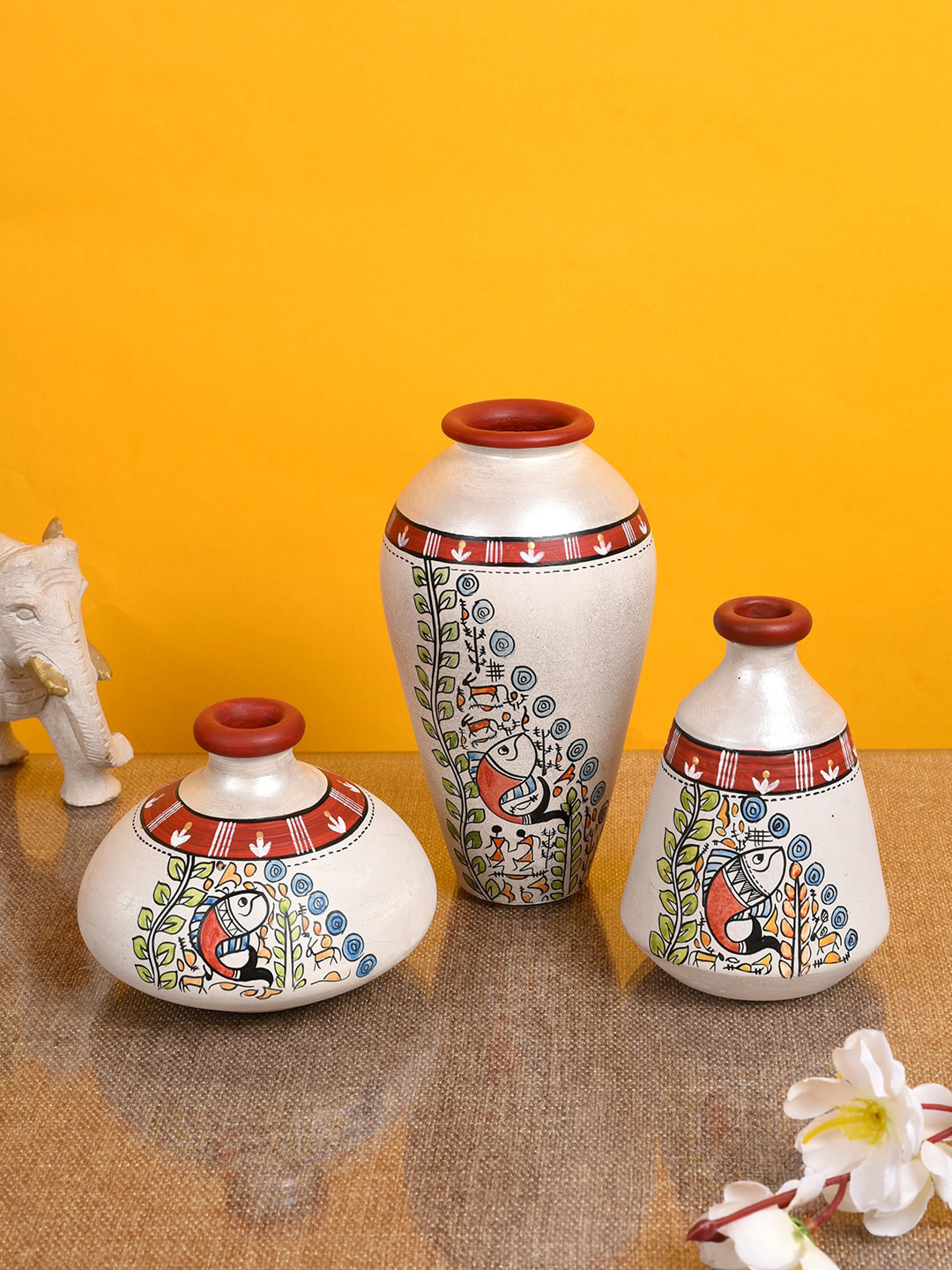 AAKRITI ART CREATIONS Set of 3 Silver-Toned & Red Madhubani Miniatures Vases
