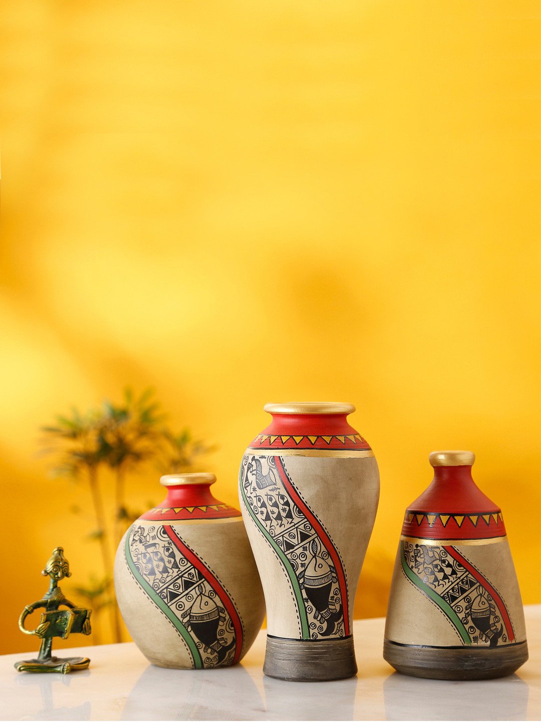 AAKRITI ART CREATIONS Set of 3 Beige & Red Warli Miniatures Vases