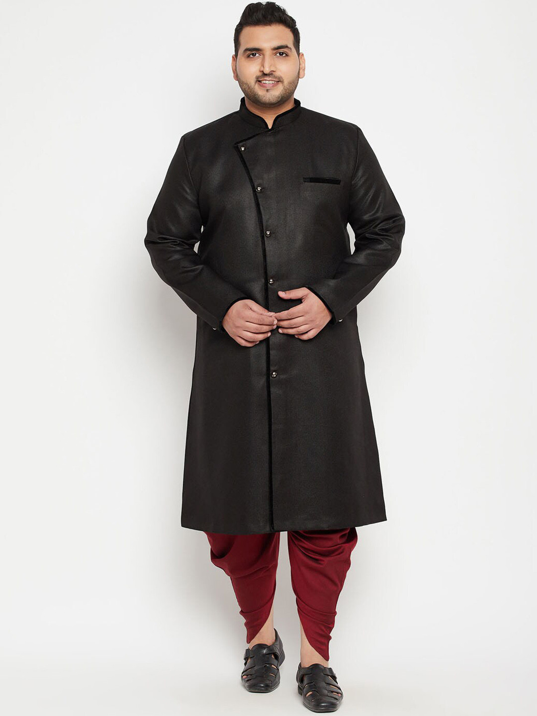 VASTRAMAY Men Black & Maroon Slim-Fit Sherwani Set