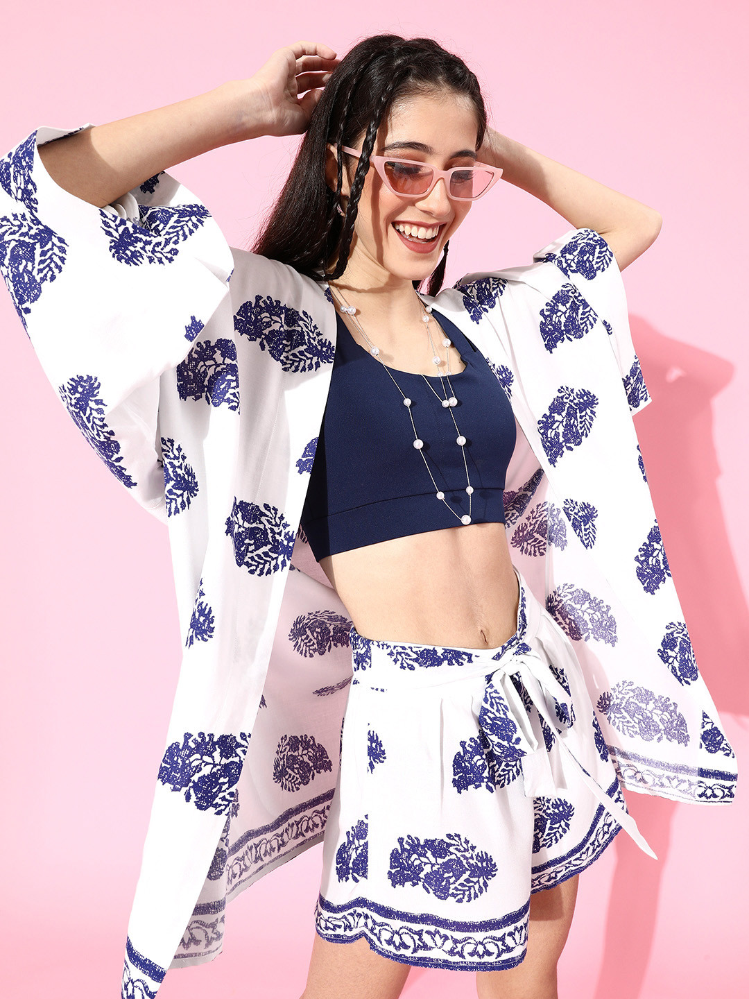 Berrylush Women White & Blue Printed Longline Shrug