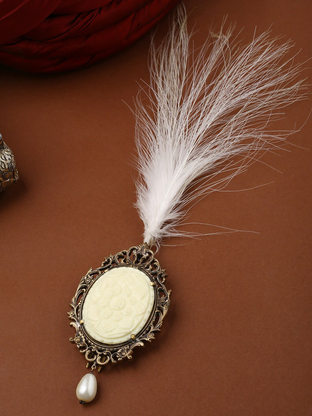 COSA NOSTRAA Men Gold-Toned & Cream-Coloured Glass Stone-Studded & Beaded Antique Kalangi