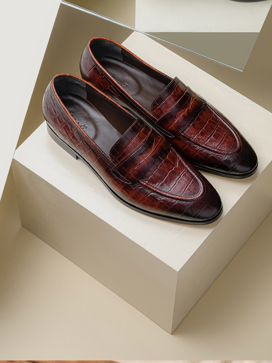 Saint G Men Brown Textured Leather Formal Loafers