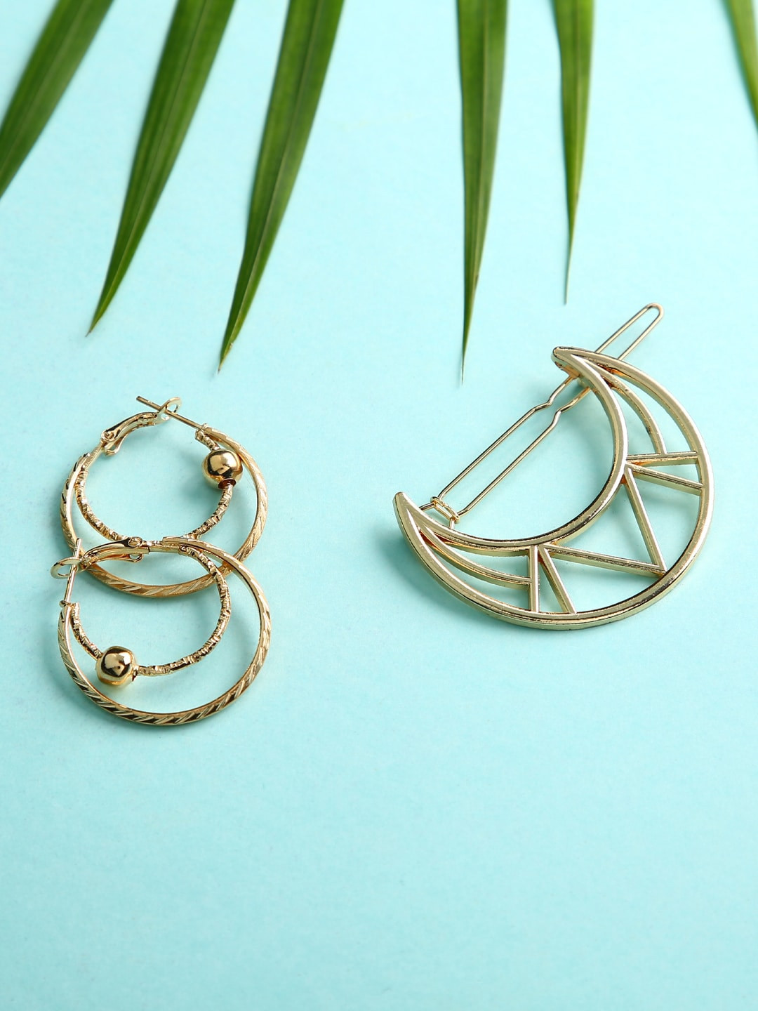 justpeachy Gold-Toned Contemporary Half Hoop Earrings With Alligator Hair Clip
