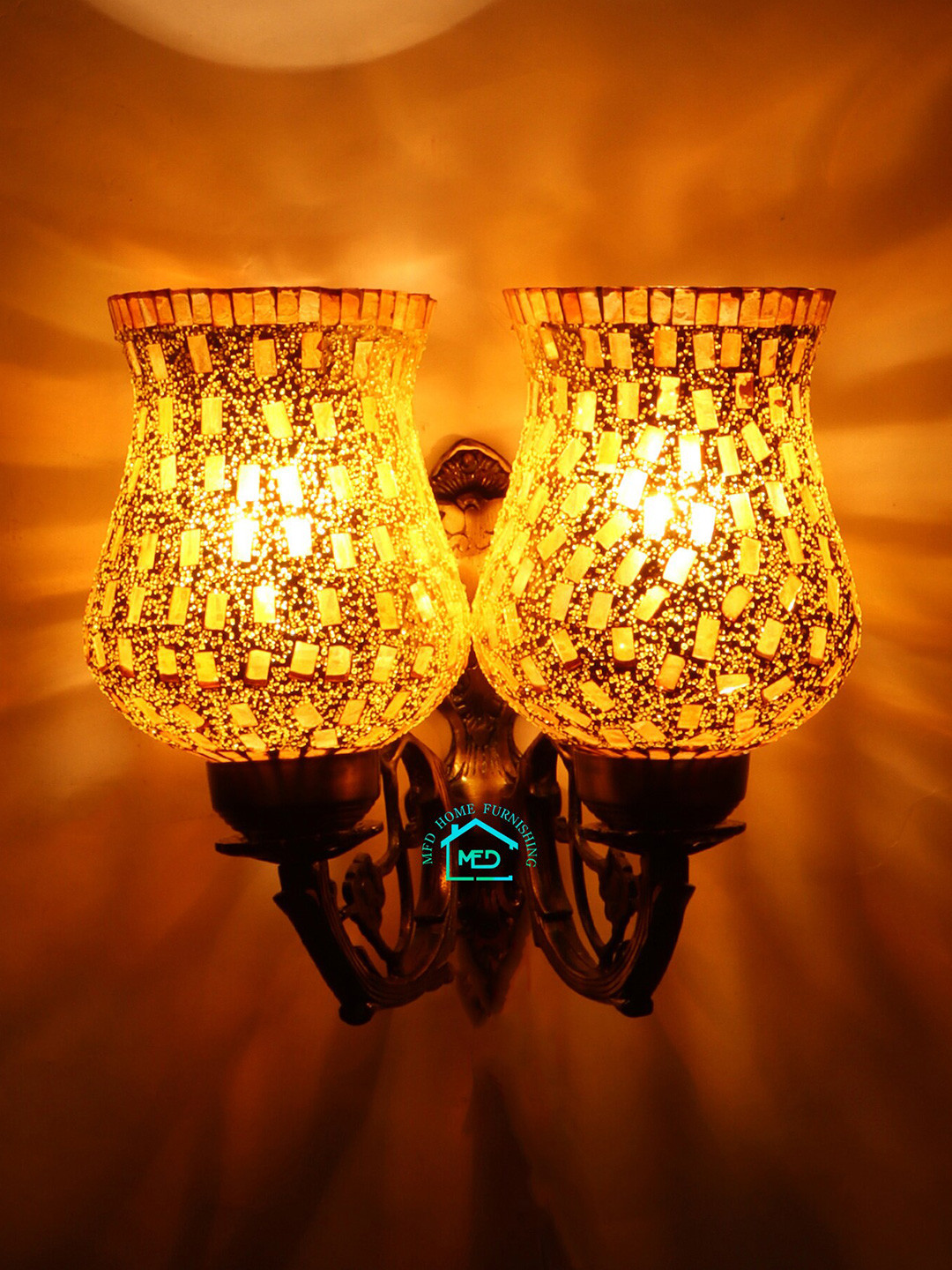 MFD HOME FURNISHING Multi-Coloured Traditional Wall Lamp