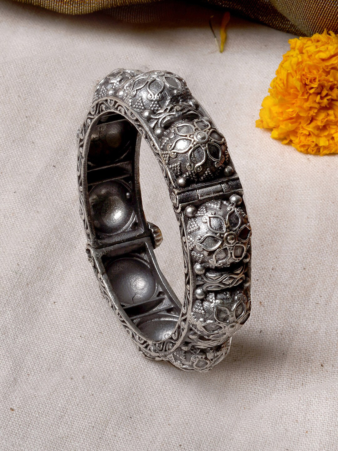 TEEJH Oxidised Silver-Plated Bangle