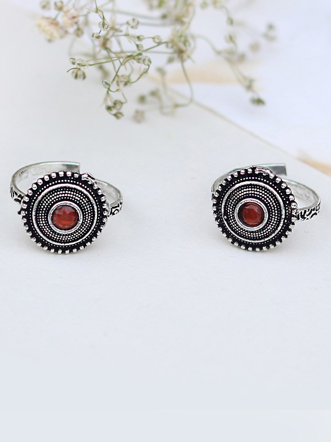 TEEJH Set Of 2 Oxidised Silver-Plated Red Stone-Studded Toe Rings