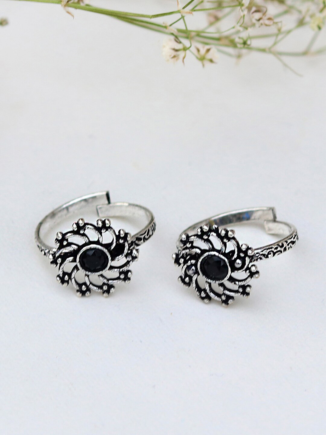 TEEJH Set Of 2 Oxidised Silver-Plated Black Stone-Studded Toe Rings