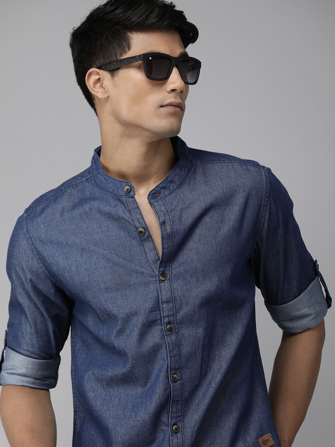 The Roadster Lifestyle Co Men Blue ROMAIN Casual Shirt