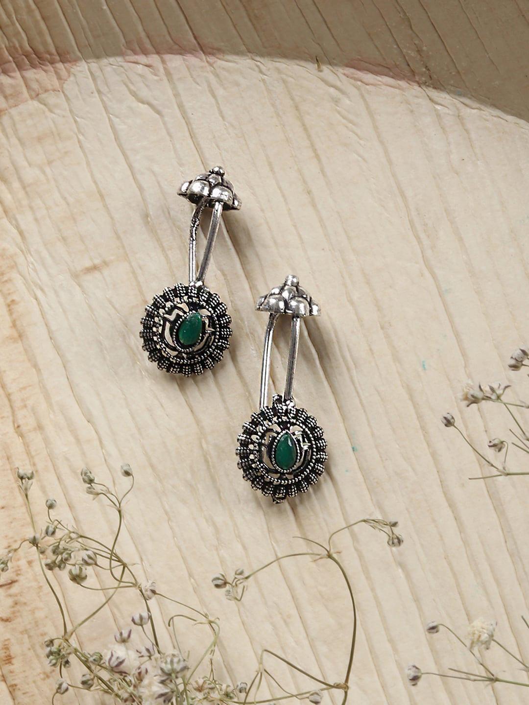 TEEJH Silver-Plated & Green Contemporary Ear Cuff Earrings
