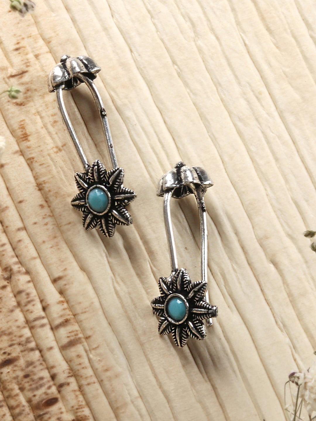 TEEJH Silver-Toned & Turquoise Blue Contemporary Ear Cuff Earrings