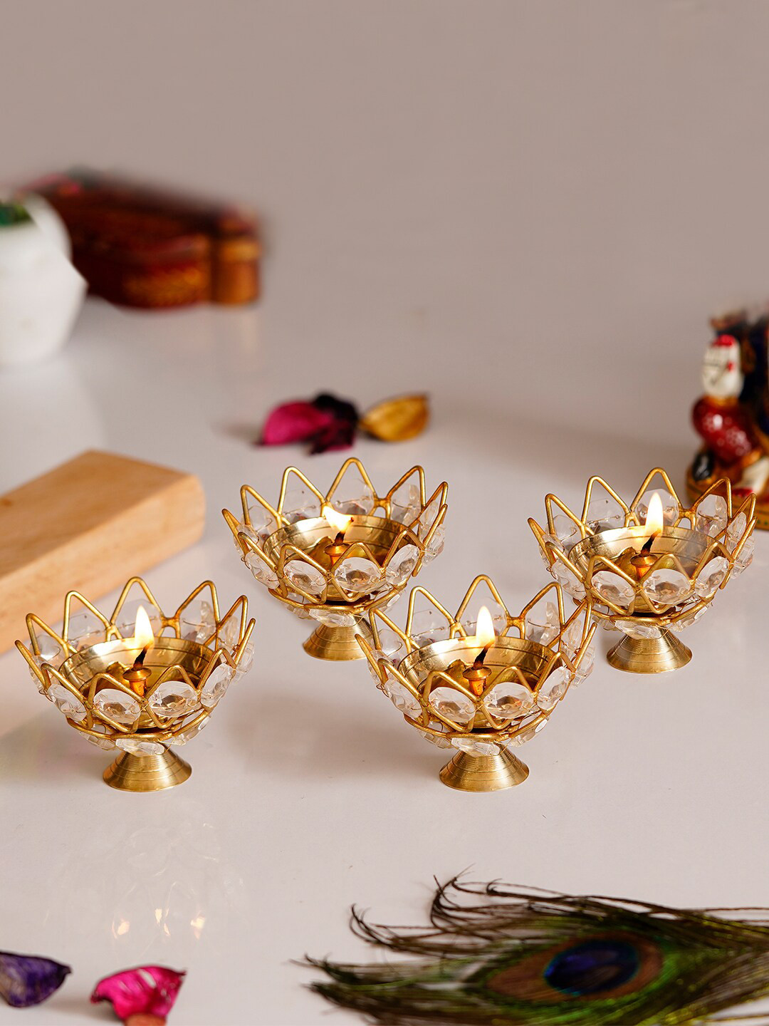 eCraftIndia Set Of 4 White & Gold-Toned Lotus Shape Crystal Tea Light Holders