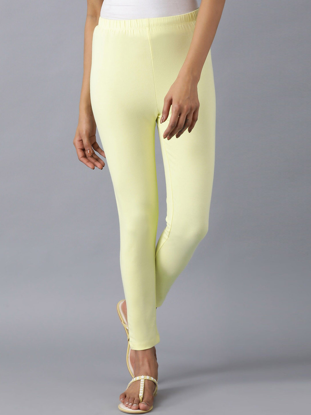 elleven Women Yellow Solid Tights