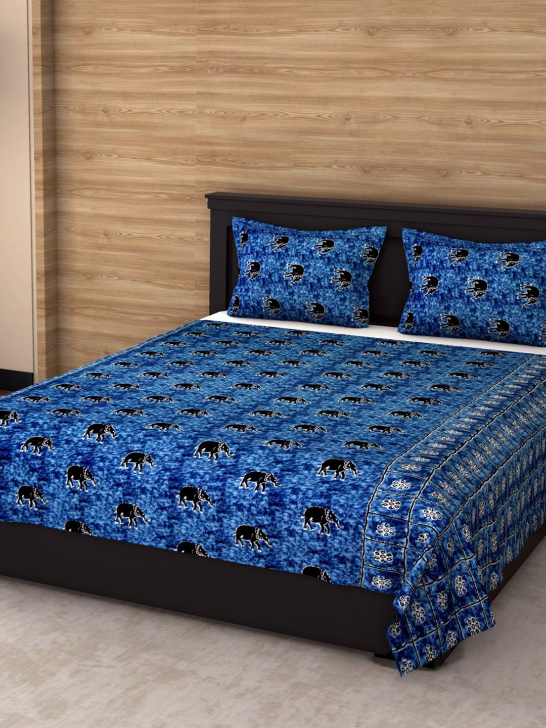Varde All Seasons Blue Animal Cotton 120 TC King Bedsheet with 2 Pillow Covers-98 x 89 inches