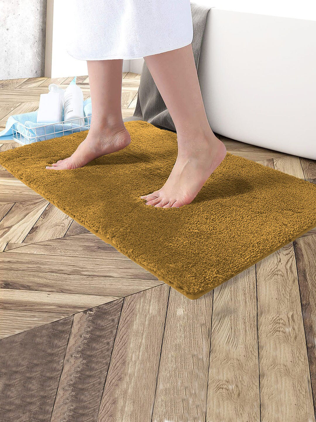 LUXEHOME INTERNATIONAL Gold-Toned Solid Anti-Skid Bath Rugs