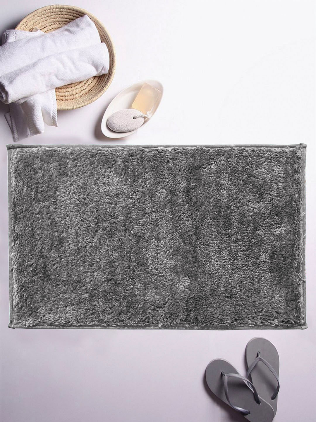 LUXEHOME INTERNATIONAL Grey Solid Rectangular Bath Rug