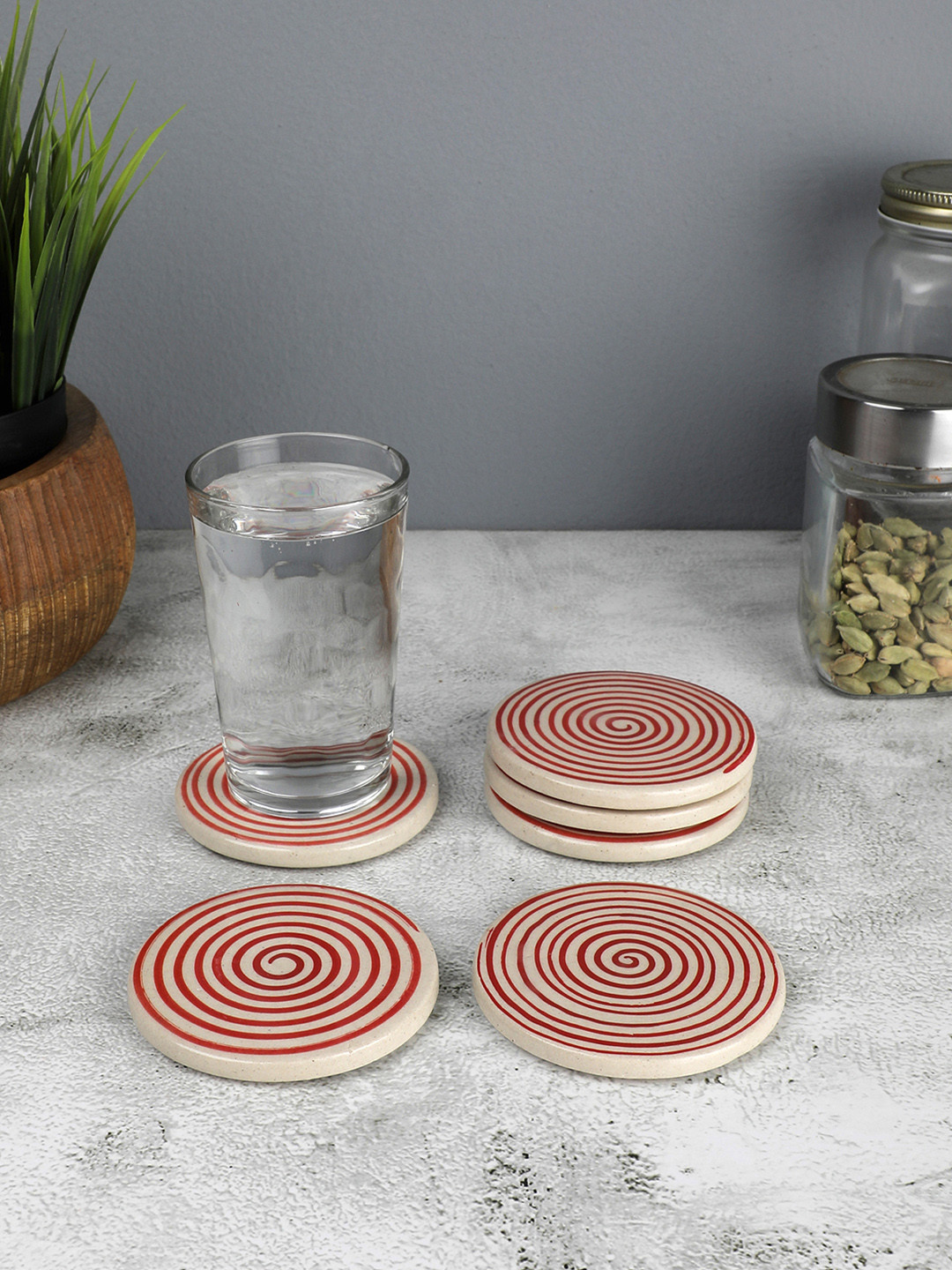 VarEesha Set of 6 Red Spiral Printed Coasters