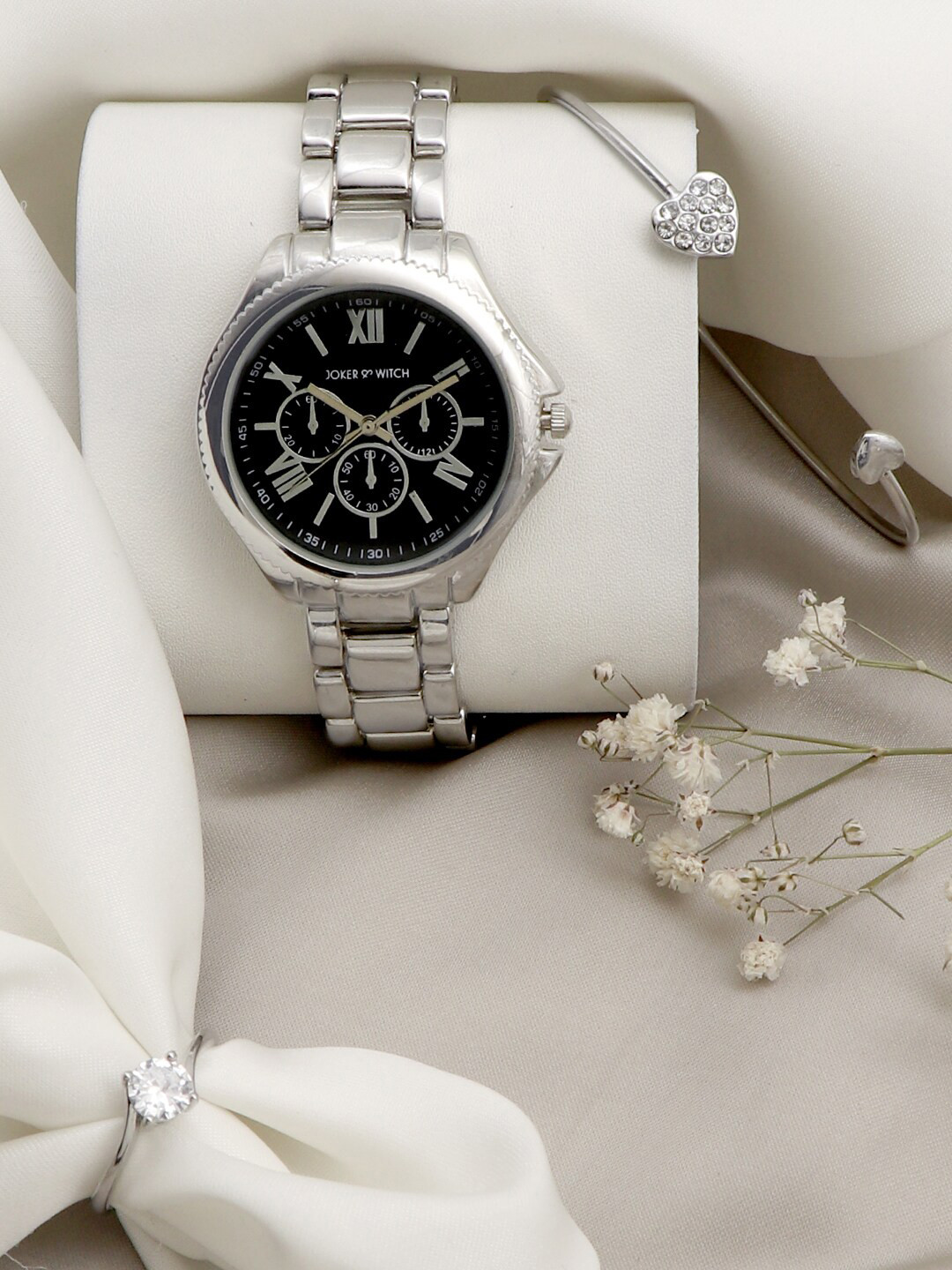 JOKER & WITCH Women Silver-Toned & Black Resplendent Silver Love Traingle Watch Gift Set