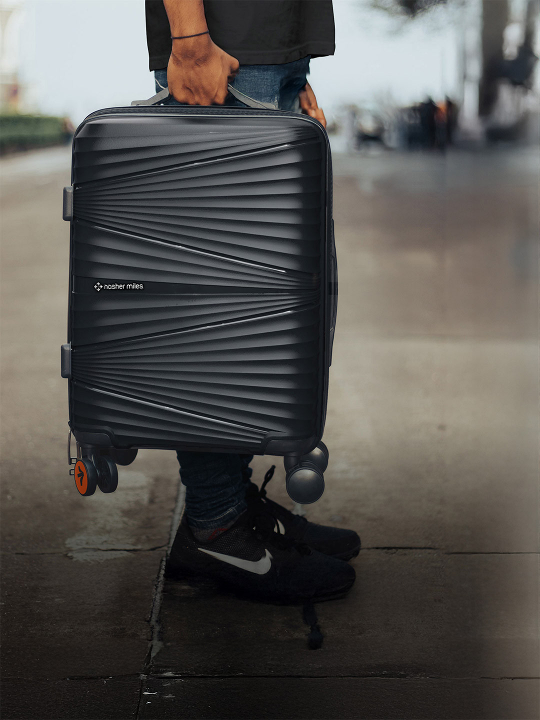 Nasher Miles Mumbai Textured Hard Medium Trolley Bag - 55 cm