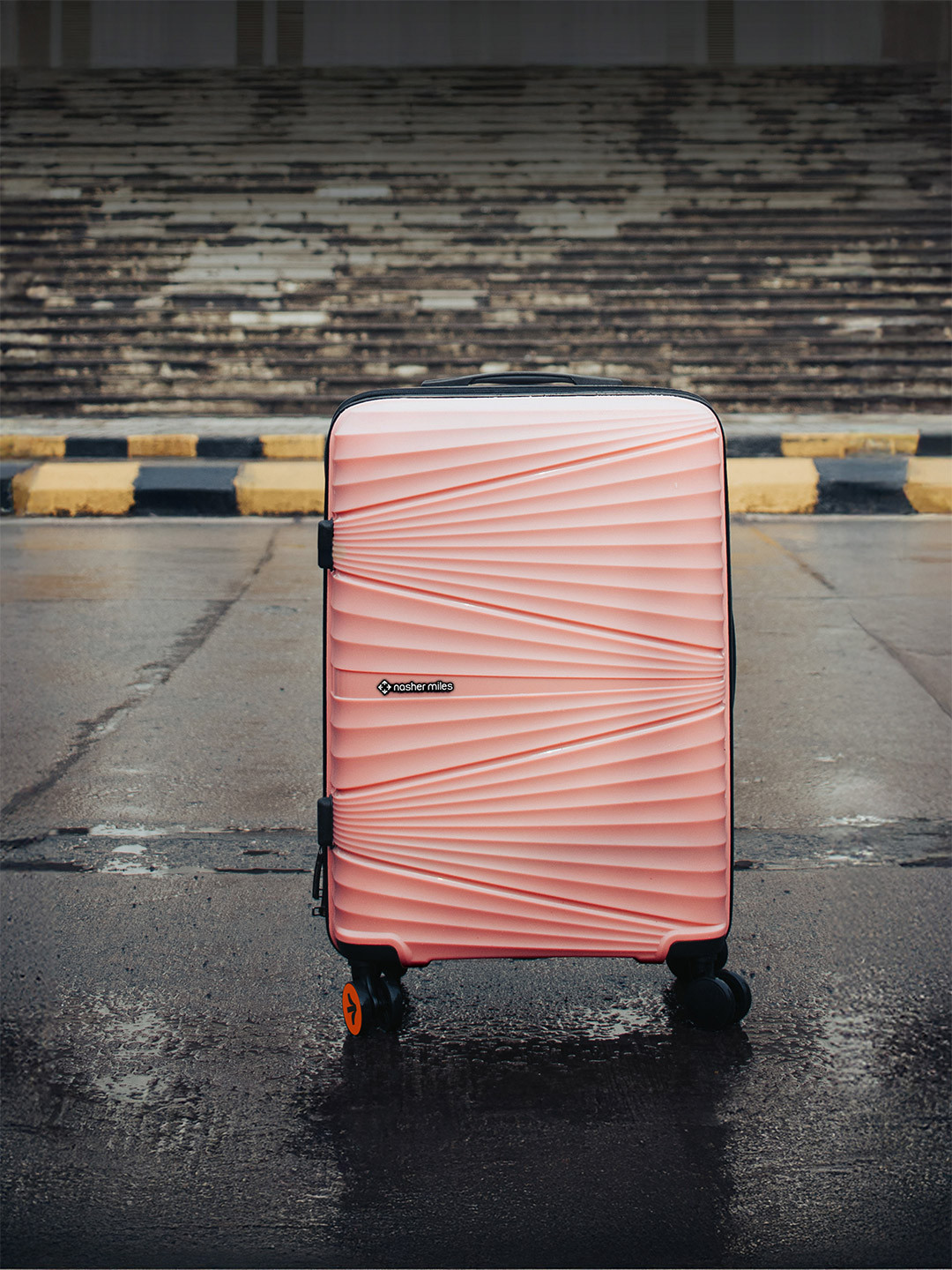 Nasher Miles Mumbai Solid Hard Large Trolley Bag - 75 cm