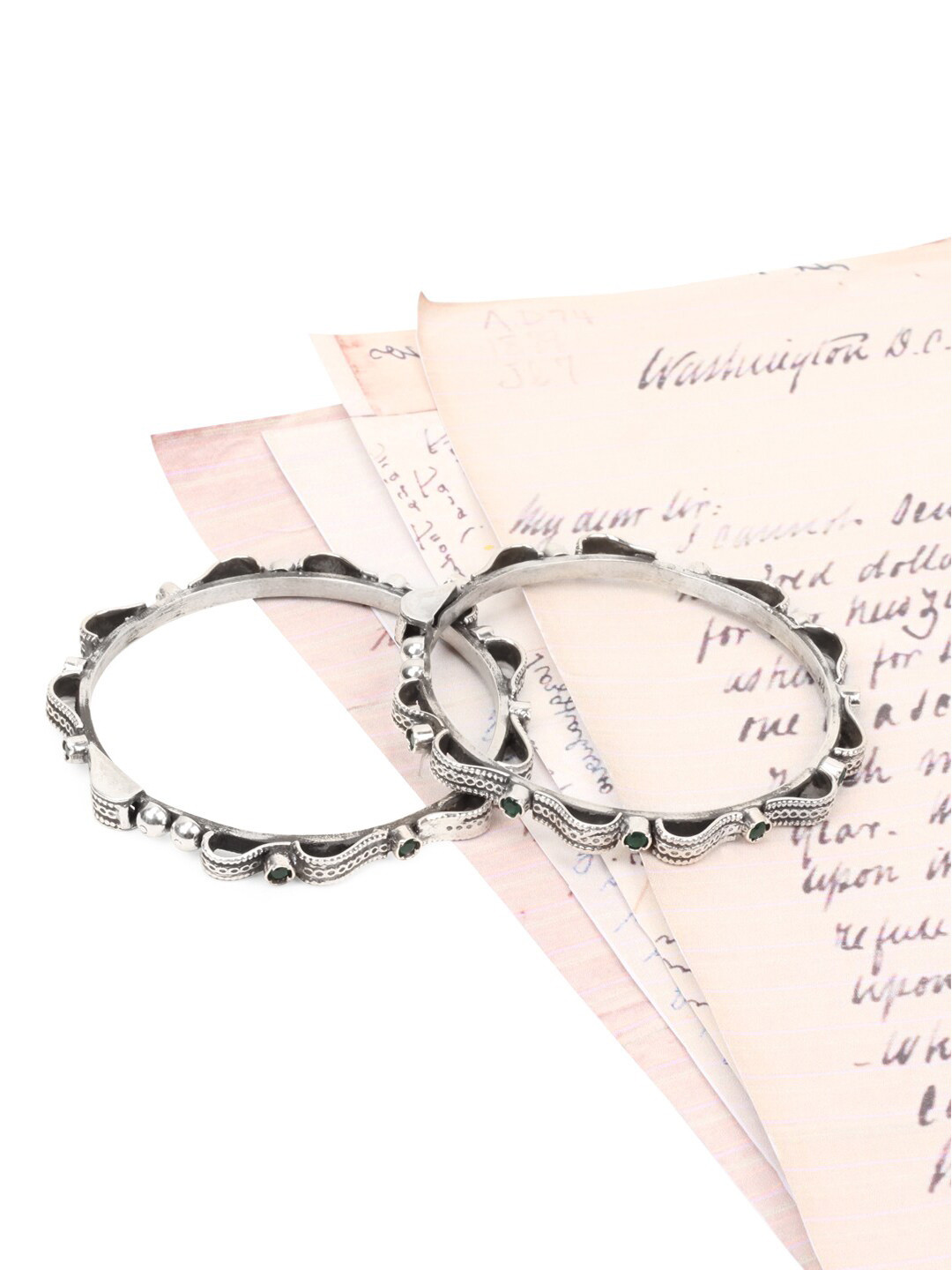 SANGEETA BOOCHRA Women 2 Silver-Toned & Black Silver Emerald Handcrafted Bracelet