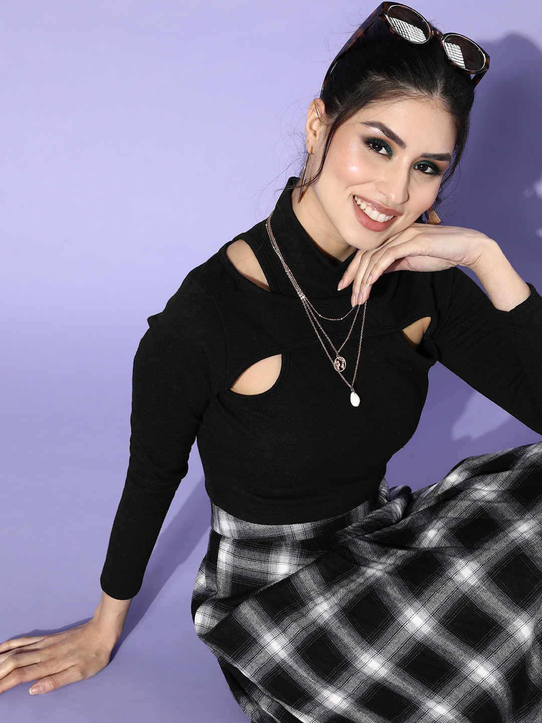 KASSUALLY Black Solid Knitted Top