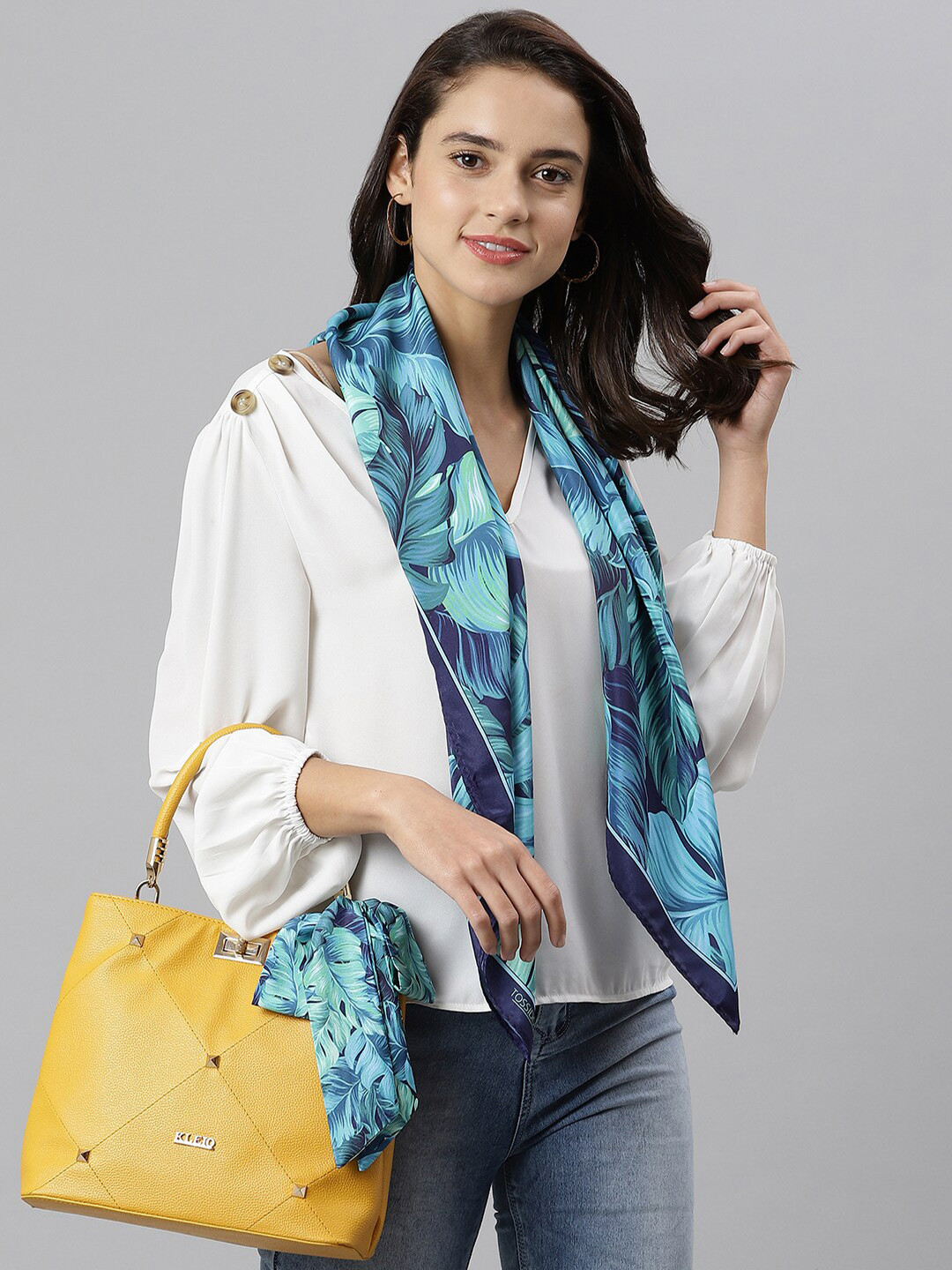 Tossido Women Blue & Green Printed Scarf