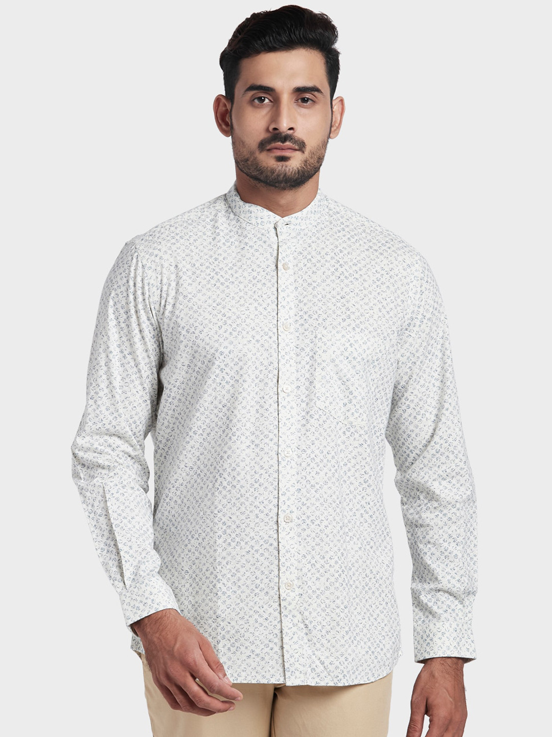 ColorPlus Men White & Blue Tailored Fit Opaque Printed Casual Cotton Shirt