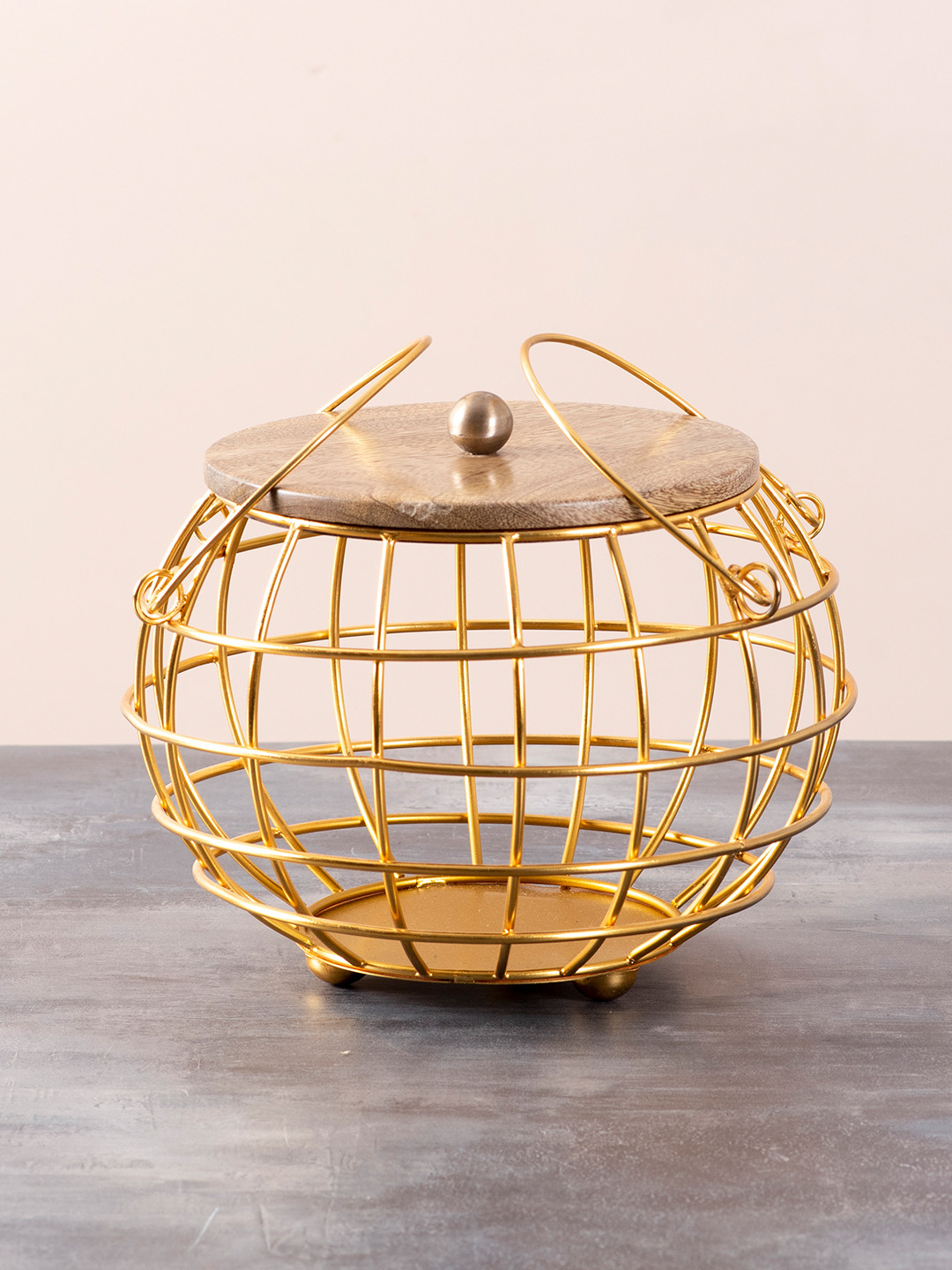 nestroots Gold-Toned & Beige Fruit Basket