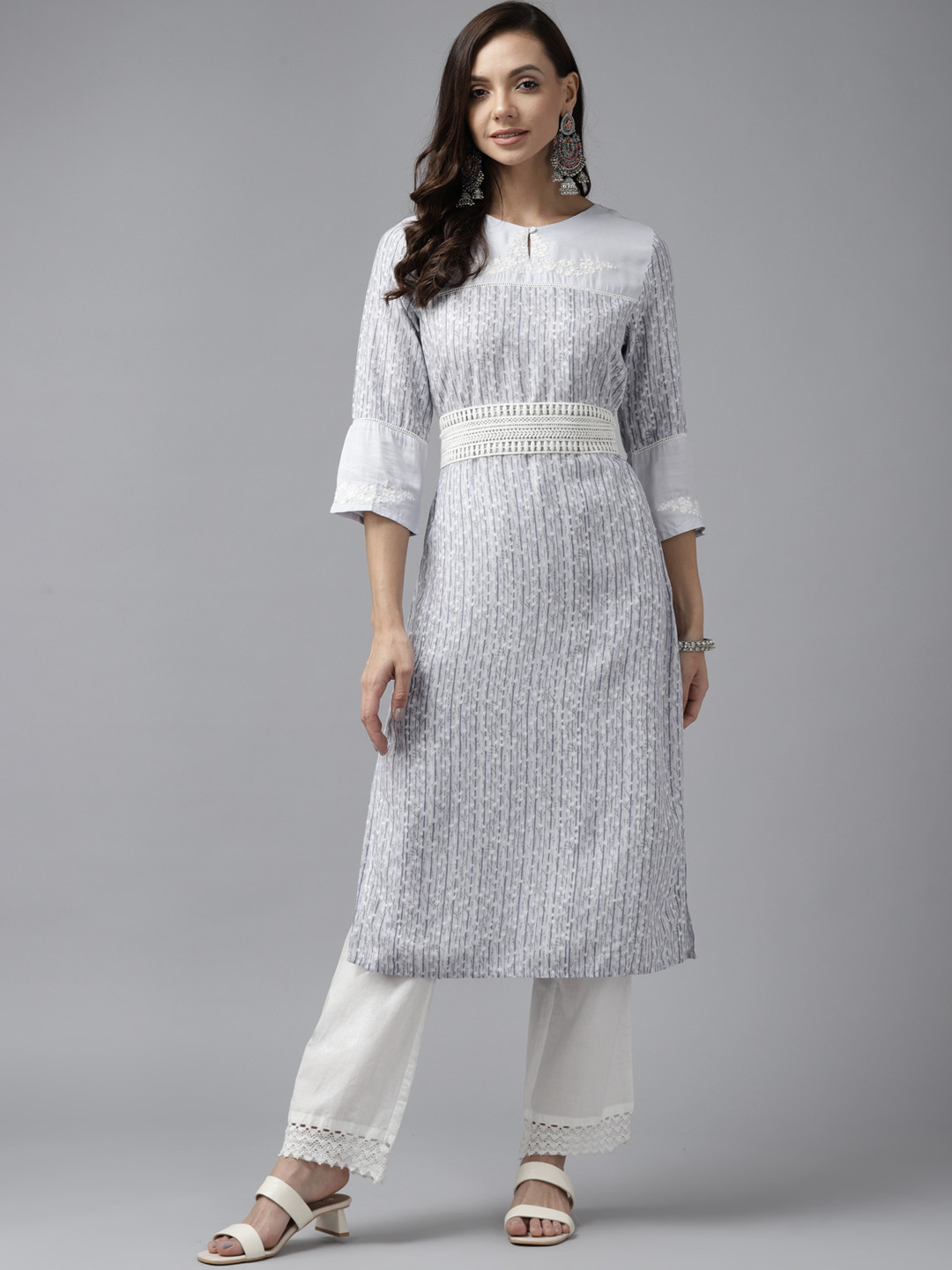 W Women Blue & White Floral Printed Keyhole Neck Kurta with Crochet Belt