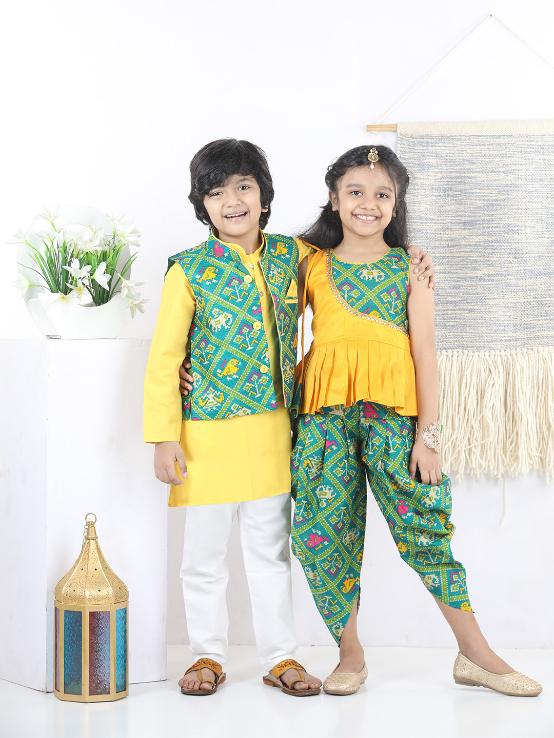 BownBee Boys Yellow & White Regular Kurta with Pyjamas With Nehru Jacket
