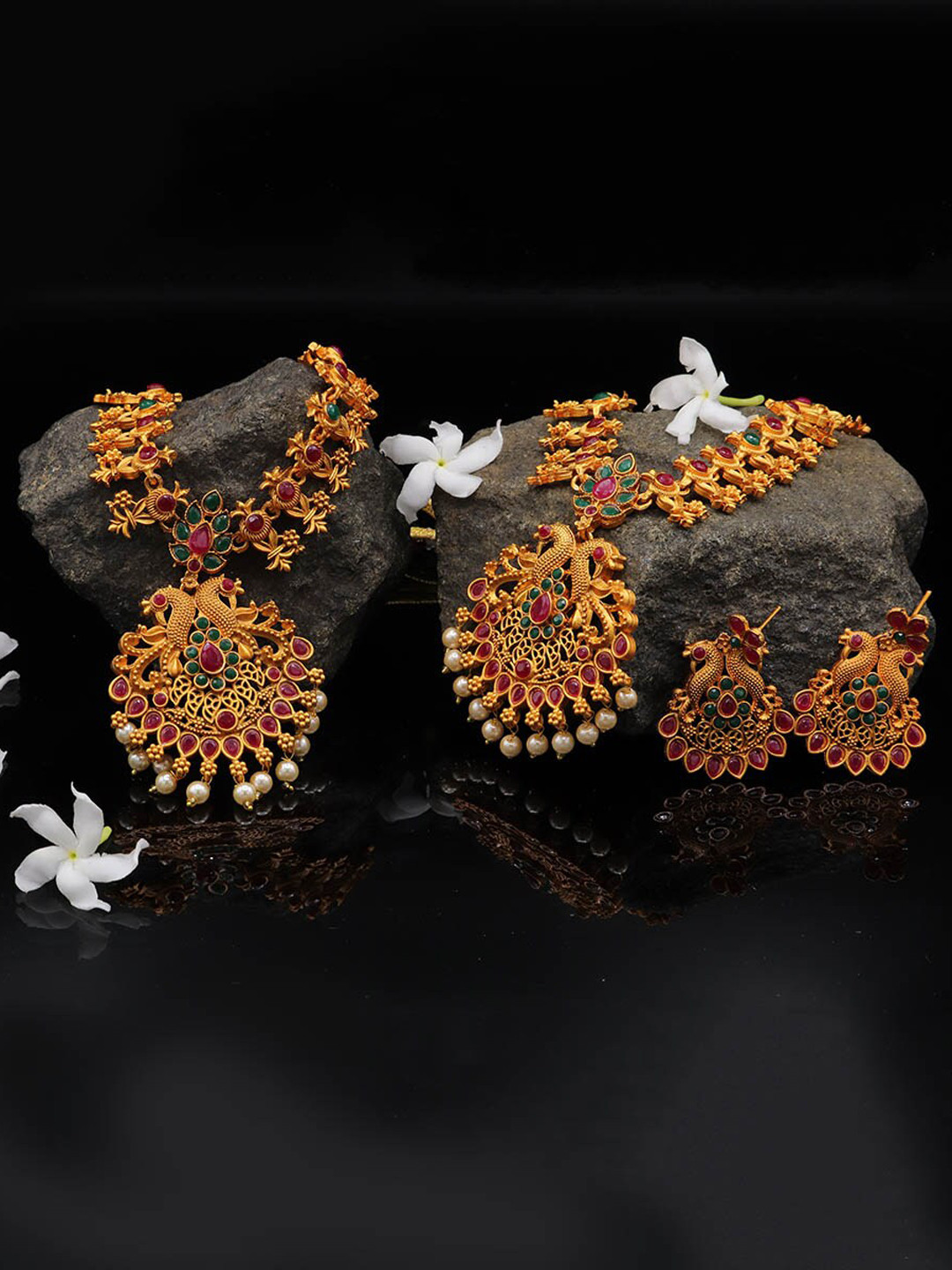 Mirraw Gold-Plated Red & Green Onyx Studded Jewellery Set