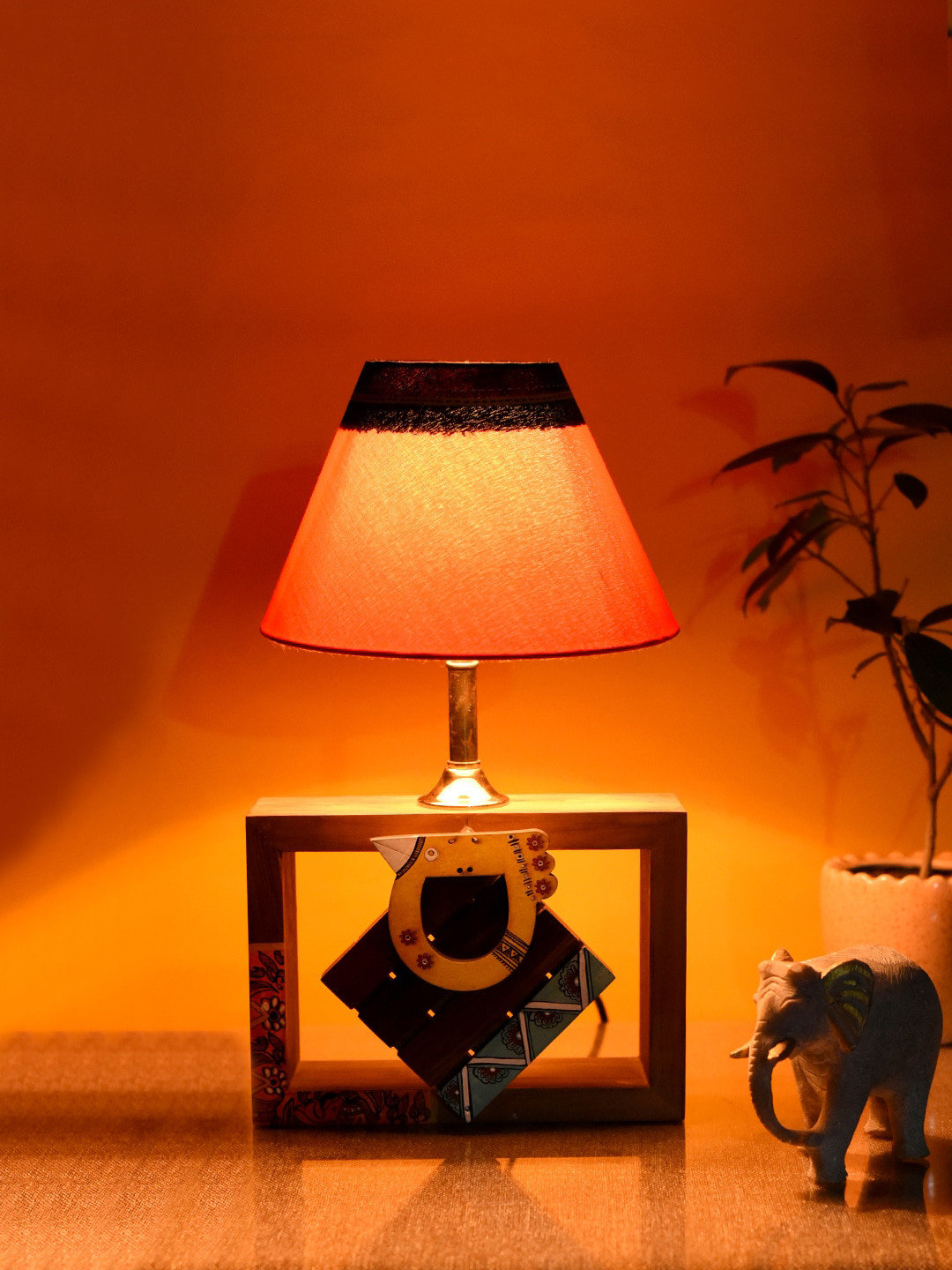 AAKRITI ART CREATIONS Red & Brown Printed Table Lamp with Shade