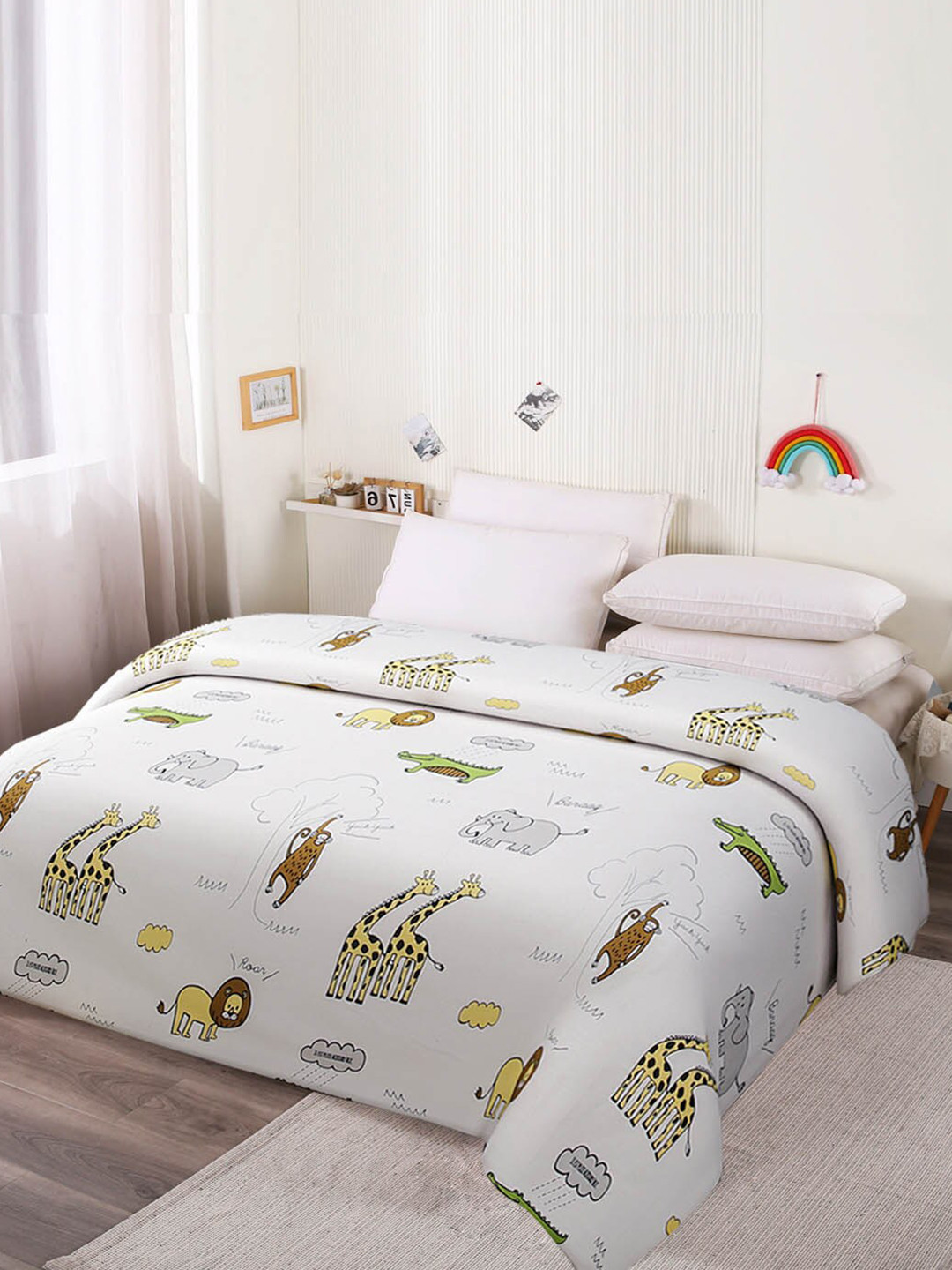 URBAN DREAM White & Yellow Cartoon Characters AC Room 120 GSM Double Bed Comforter