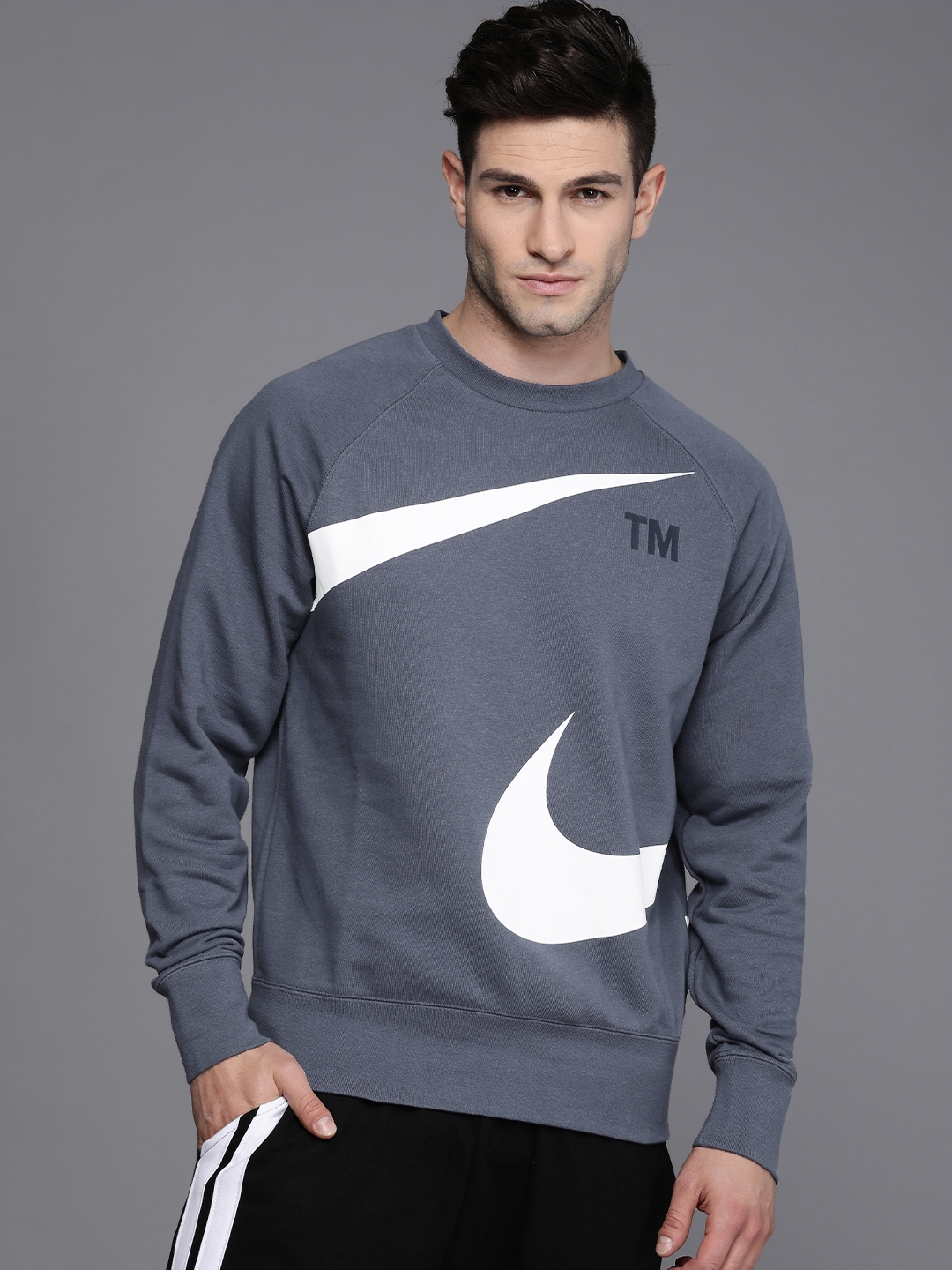 Nike Men Blue   White Brand Logo Printed Raglan Sleeves Sweatshirt