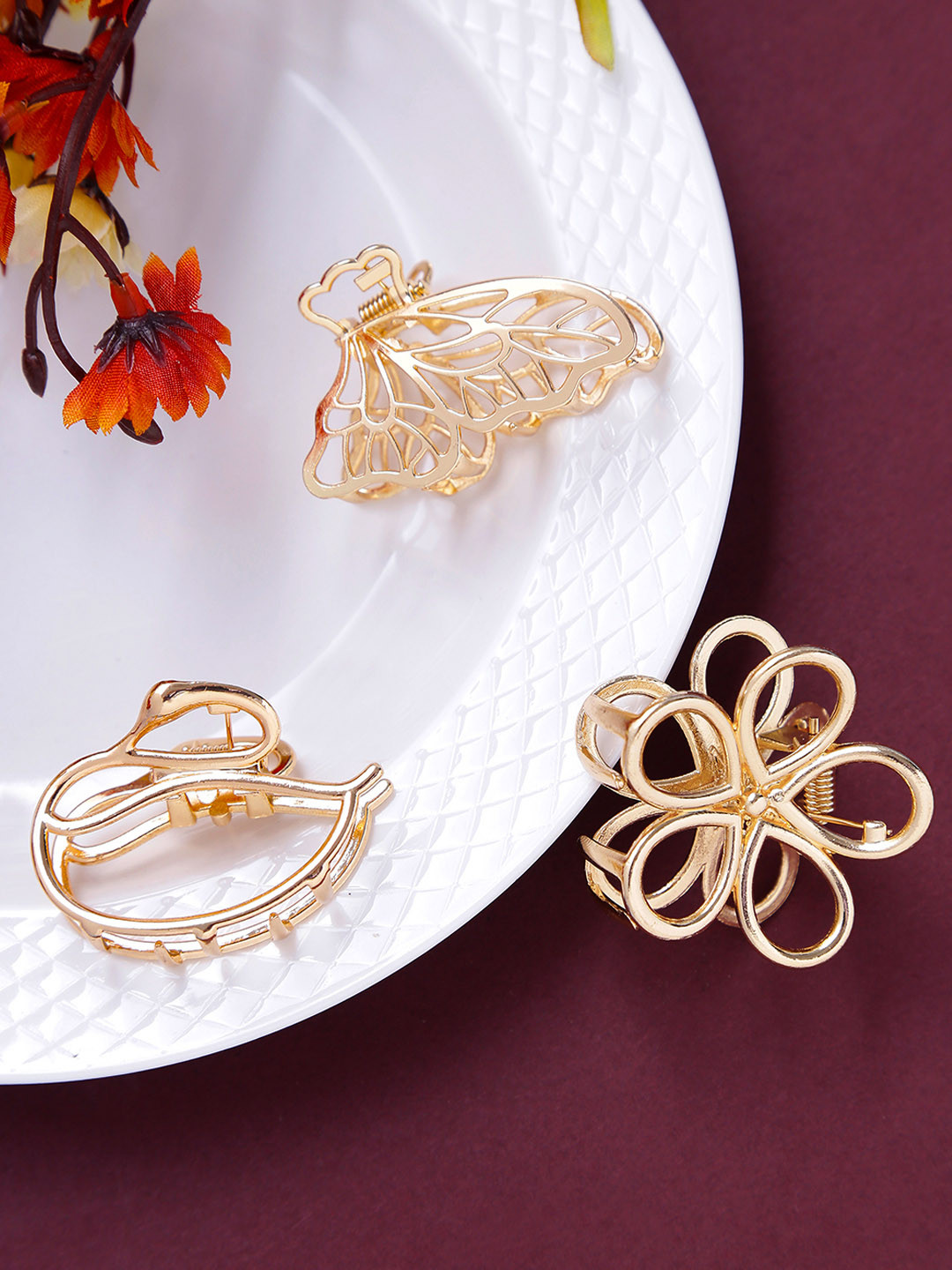 Yellow Chimes Women Set Of 3 Gold-Toned Metal Hair Claw Clips
