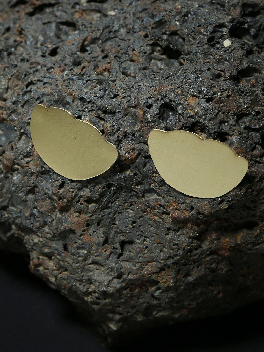 DIVA WALK Gold-Toned Contemporary Studs Earrings