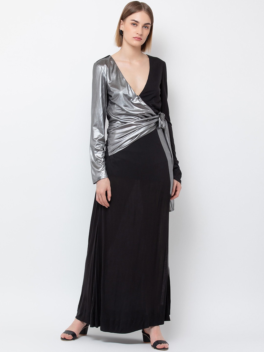 DODO & MOA Women Black & Silver-Toned Colourblocked V-neck Maxi Dress