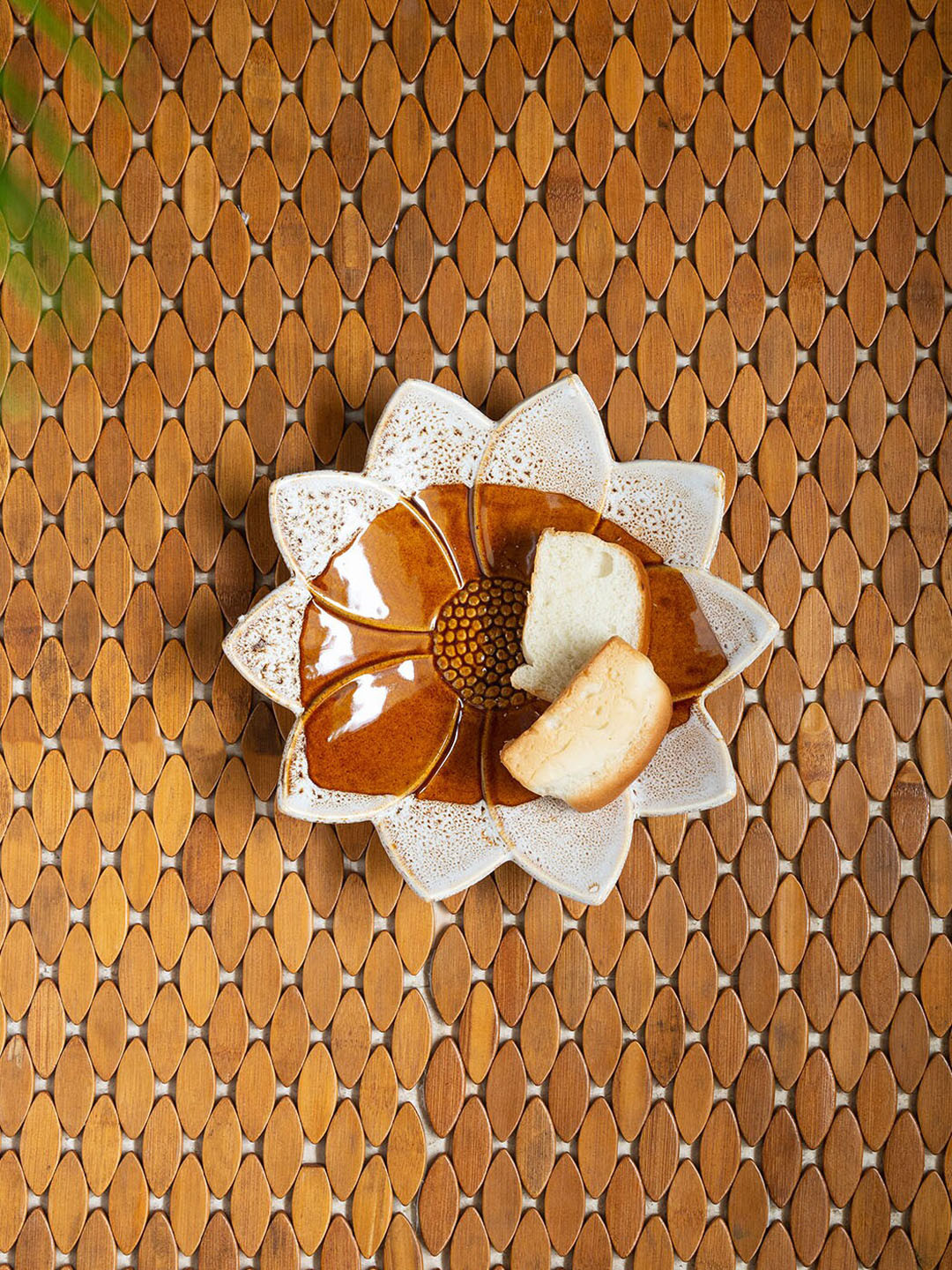 ExclusiveLane Rustic Sunflower Handcrafted Ceramic Serving Platter - 10 ML