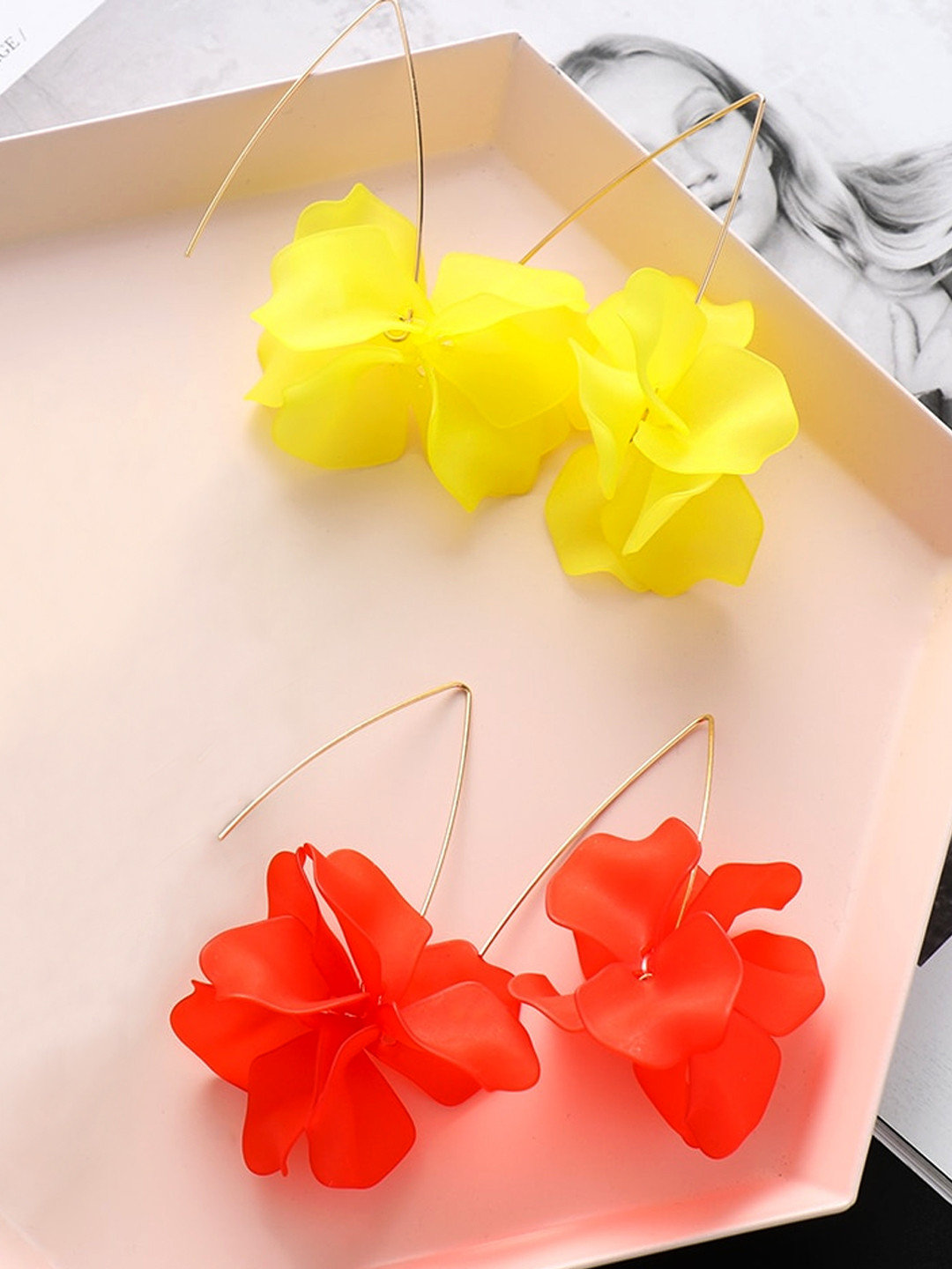 Yellow Chimes Set of 2 Contemporary Studs Gold Dangle Earrings
