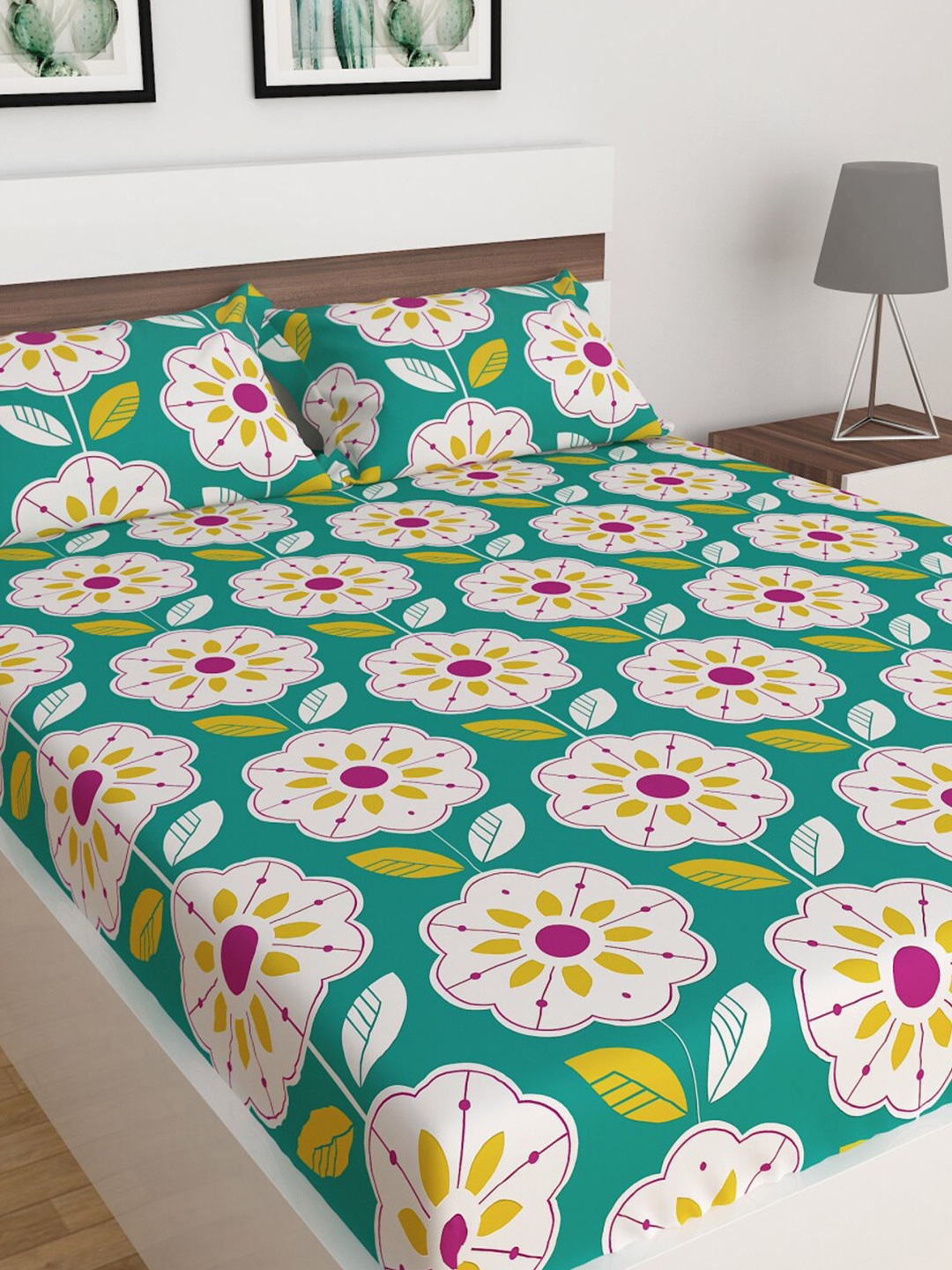 Home Centre Green Floral Queen Bedsheet with 2 Pillow Covers