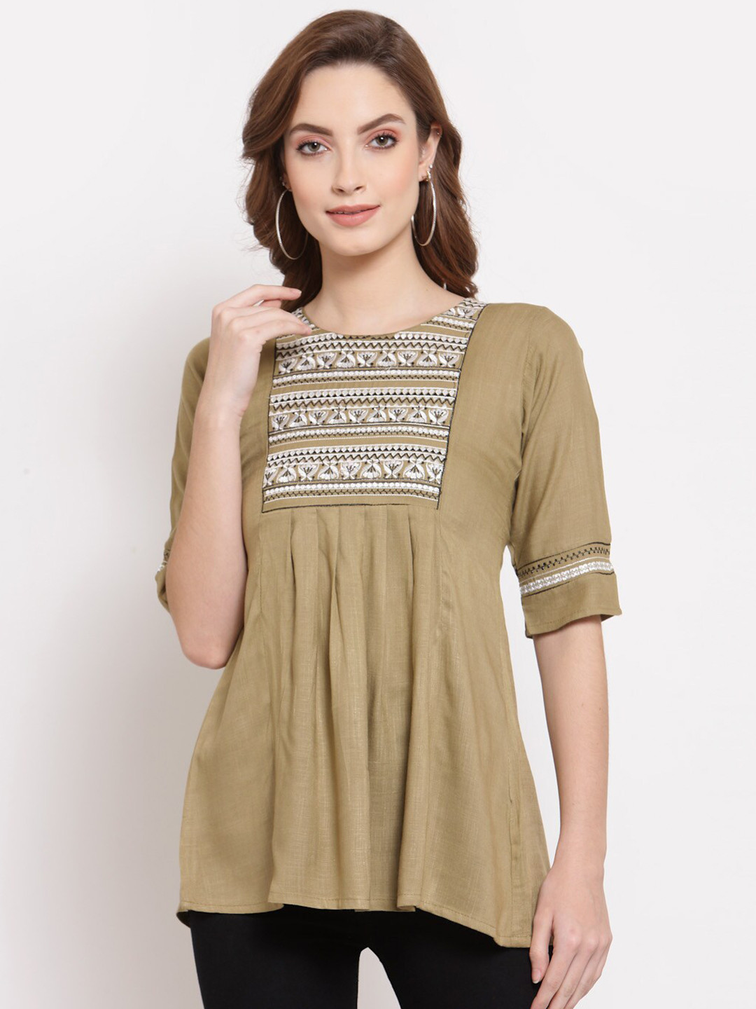 SERONA FABRICS Beige & White Floral Embroidered Thread Work Thread Work Kurti