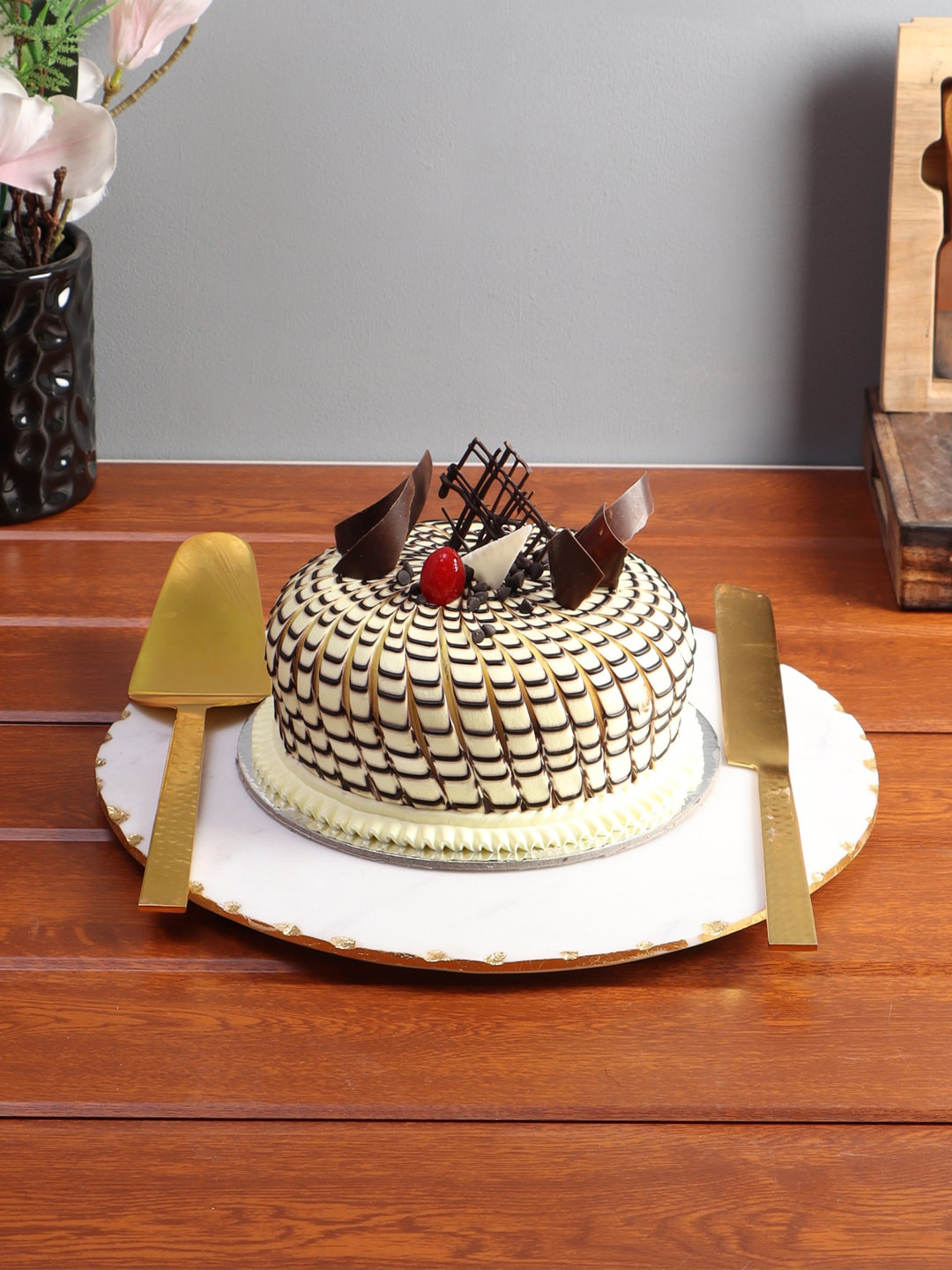 NikkisPride Gold-Toned & White 3 Pieces Marble Serveware