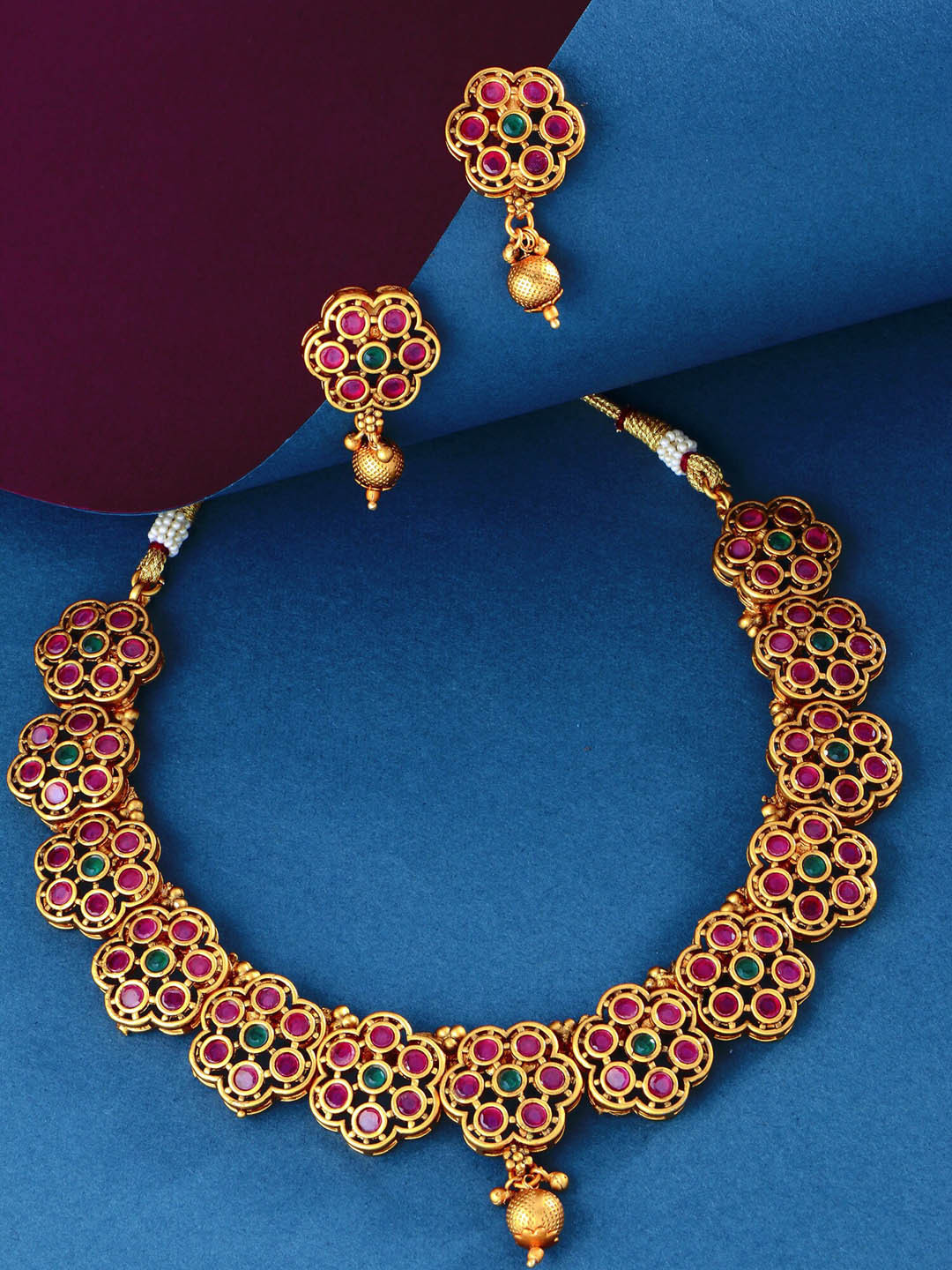 aadita Gold Toned & Pink Studded Antique Gold Choker Jewellery Set